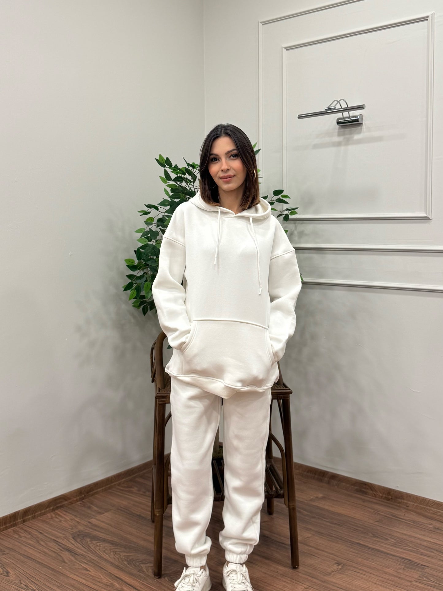 Miley Kapüşonlu Beyaz Eşofman Takımı
