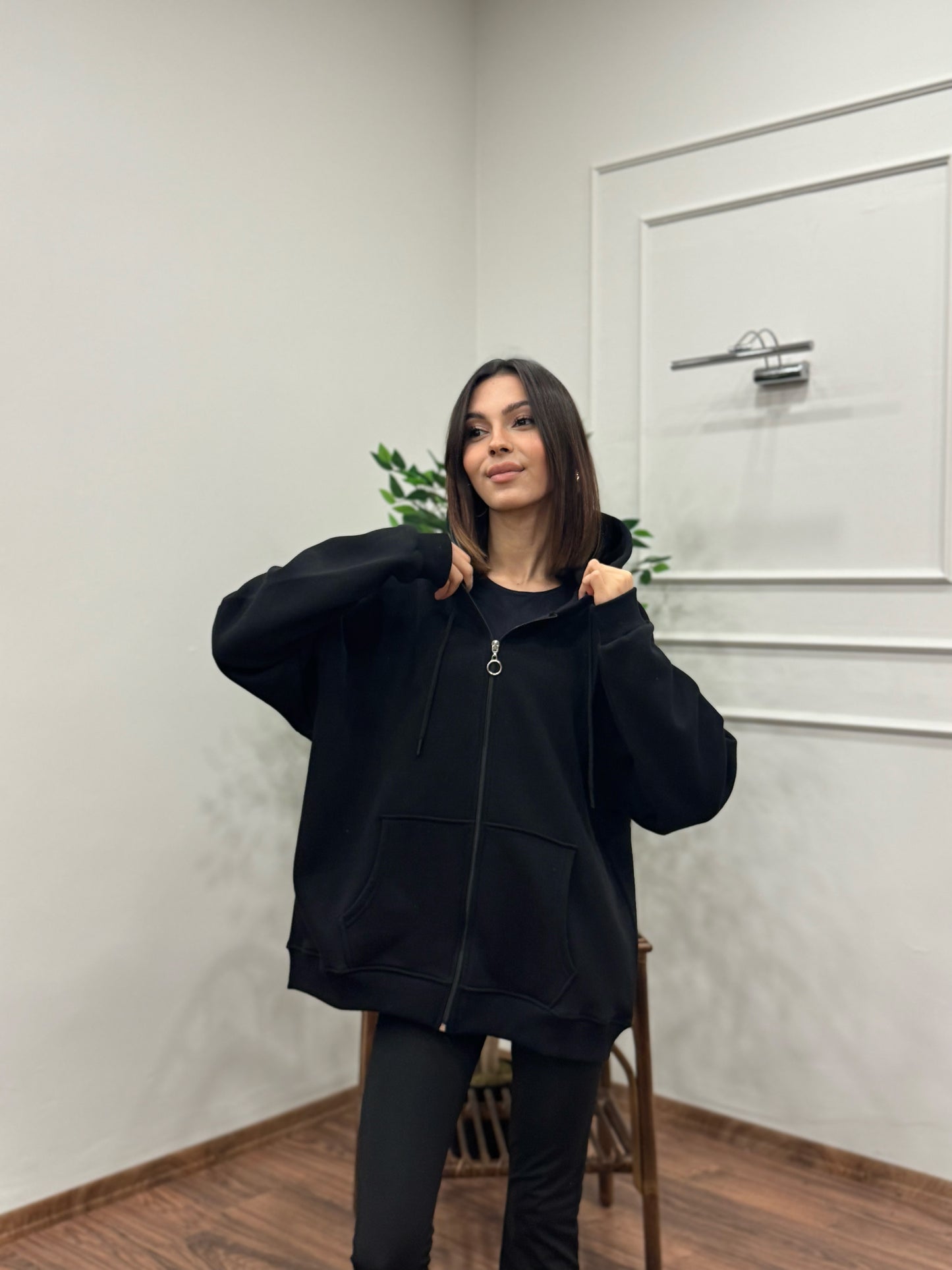 Lisa Kapüşonlu Siyah Hoodie
