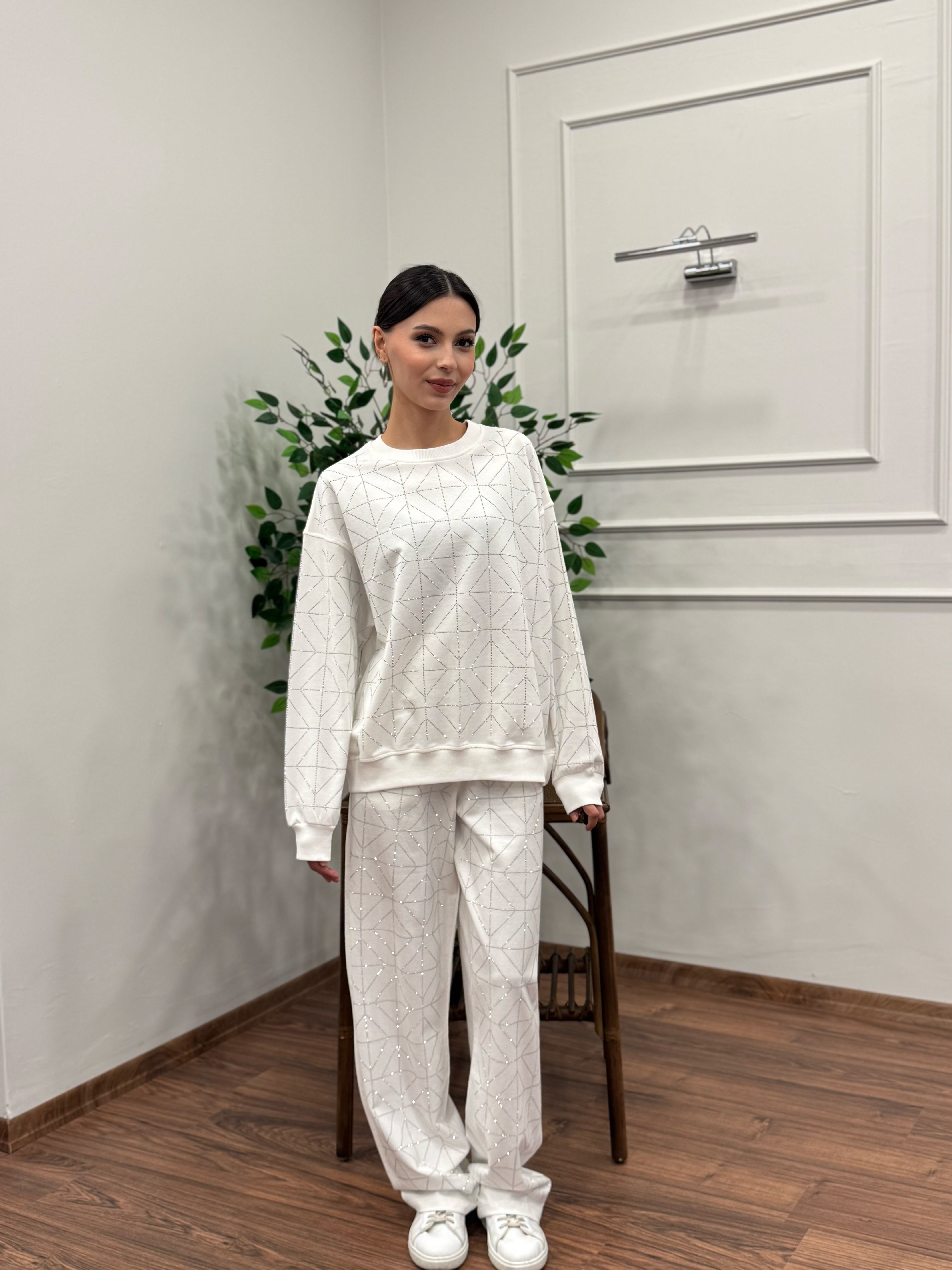 Glowset Taşlı Beyaz Bluz Pantolon Takım