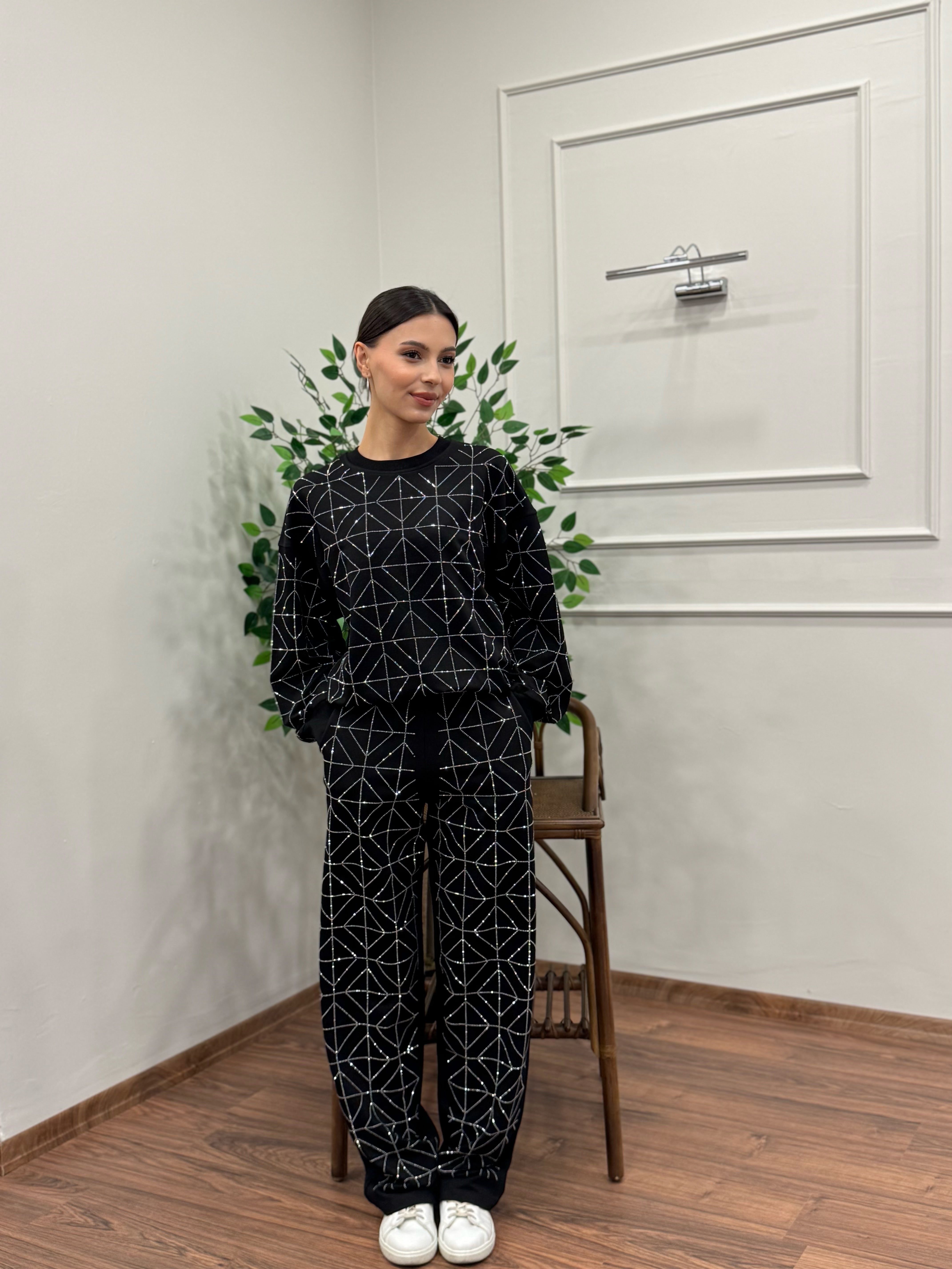 Glowset Taşlı Siyah Bluz Pantolon Takım