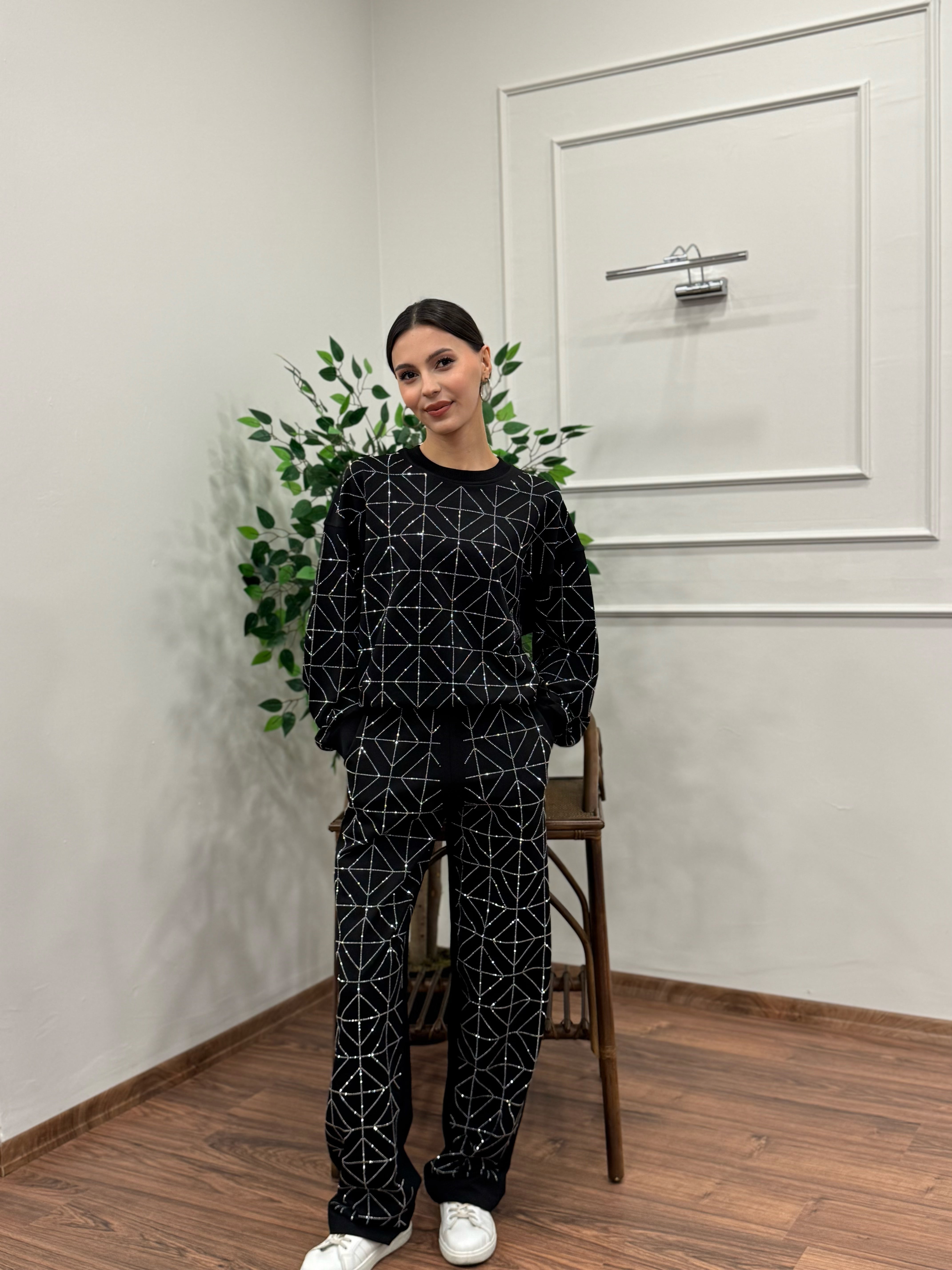 Glowset Taşlı Siyah Bluz Pantolon Takım
