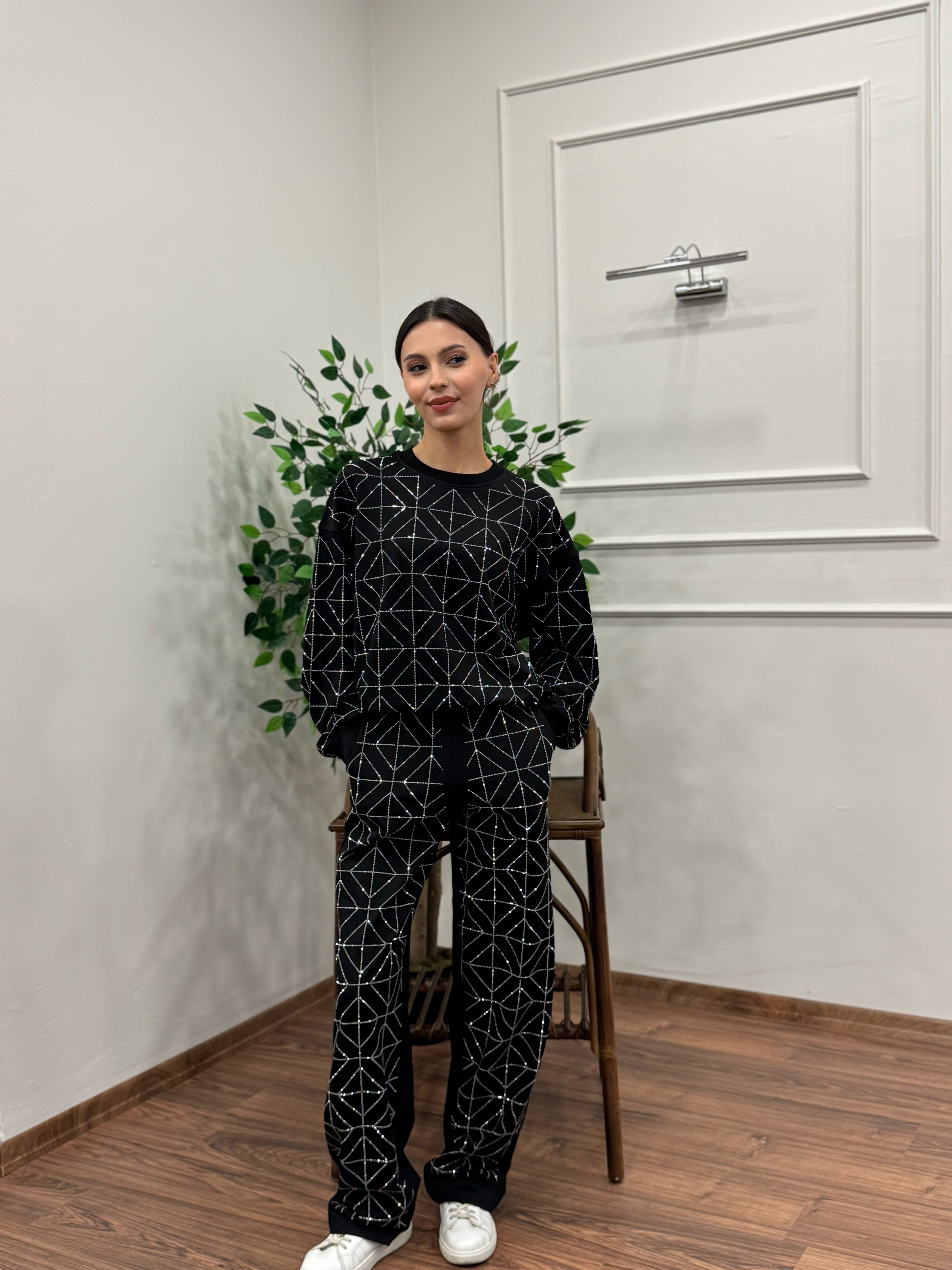 Glowset Taşlı Siyah Bluz Pantolon Takım