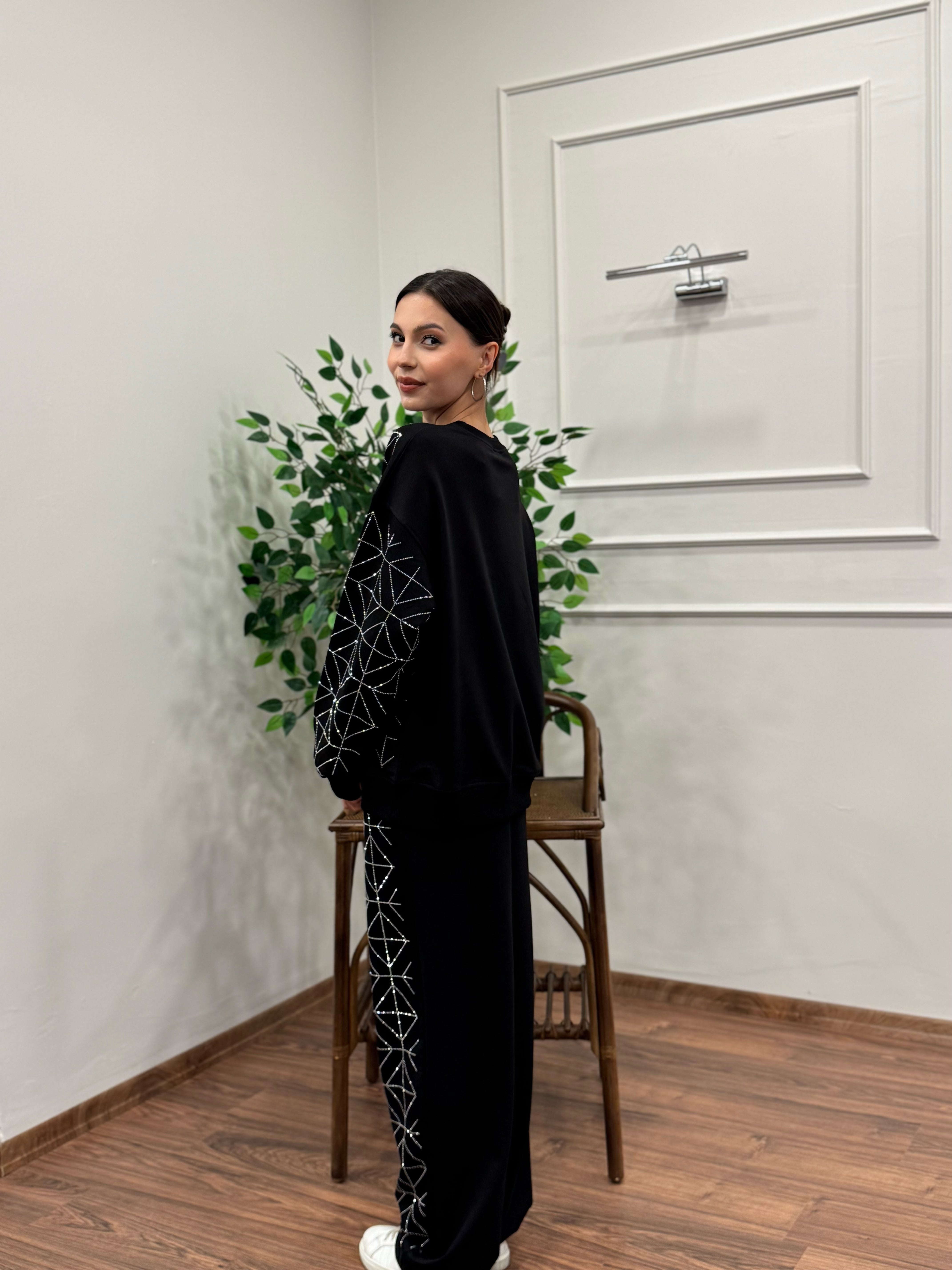 Glowset Taşlı Siyah Bluz Pantolon Takım