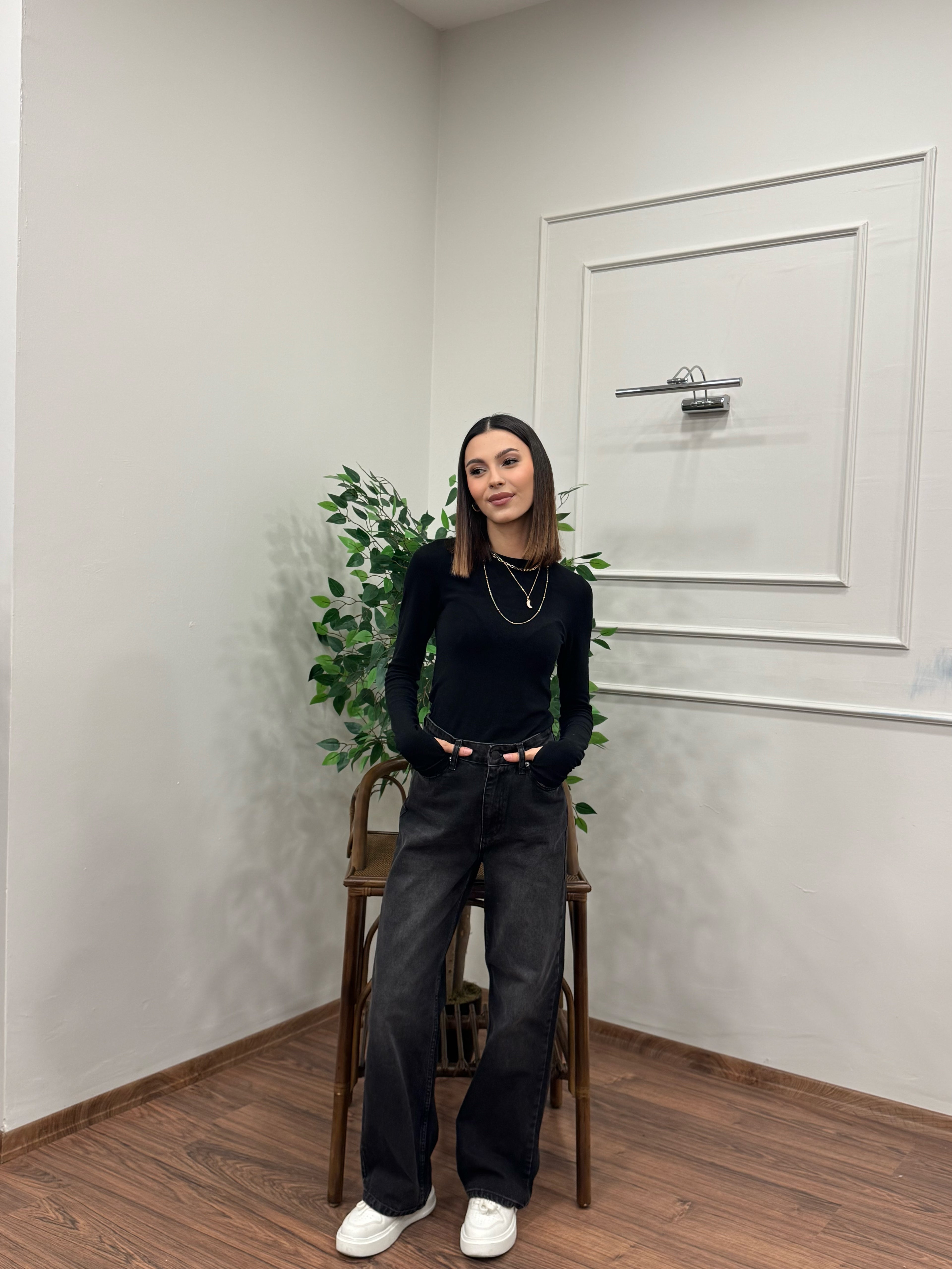 Wide Leg Siyah Yıkamalı Jean