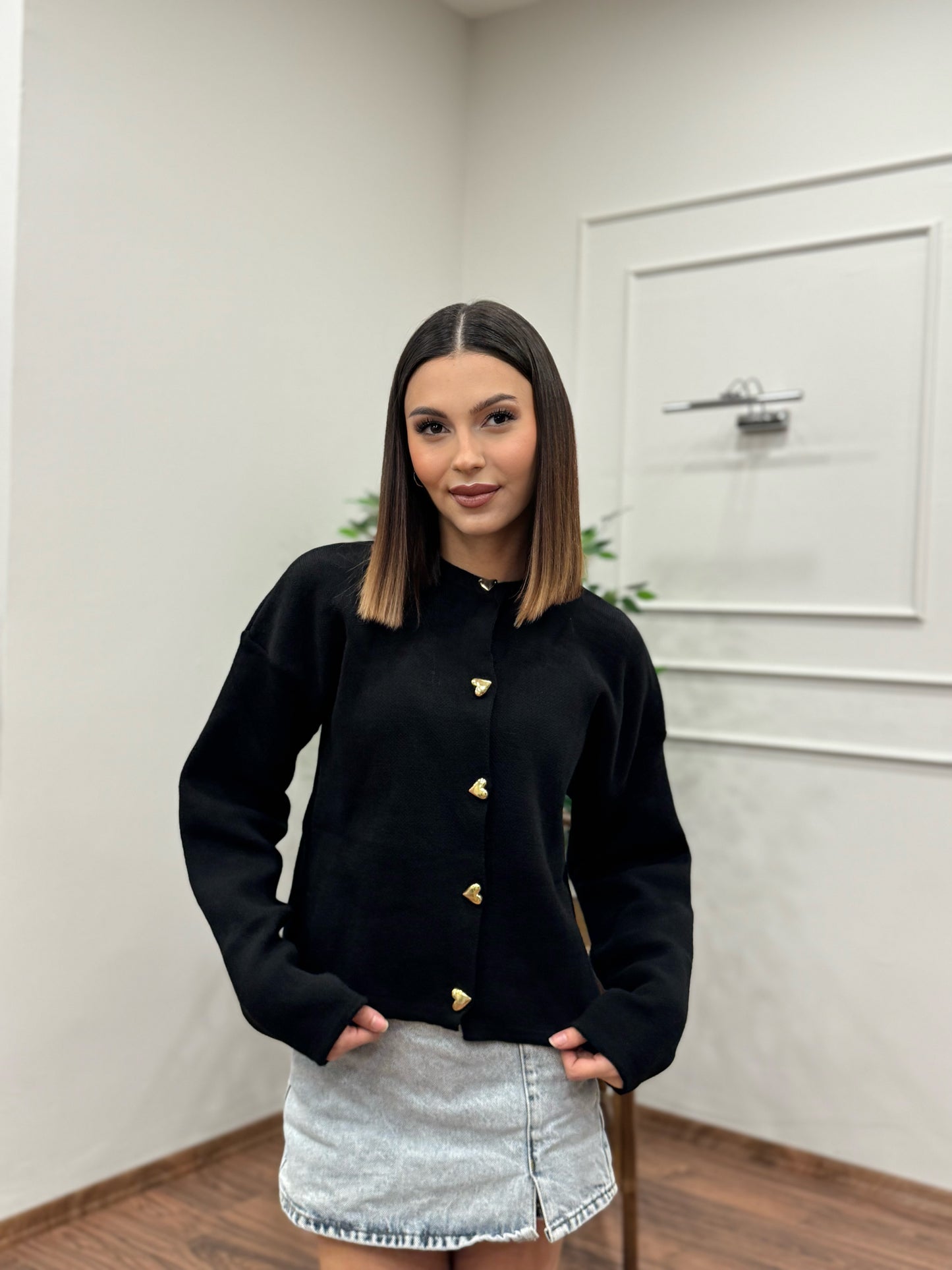 Kalp Düğme Detay Siyah Triko Hırka