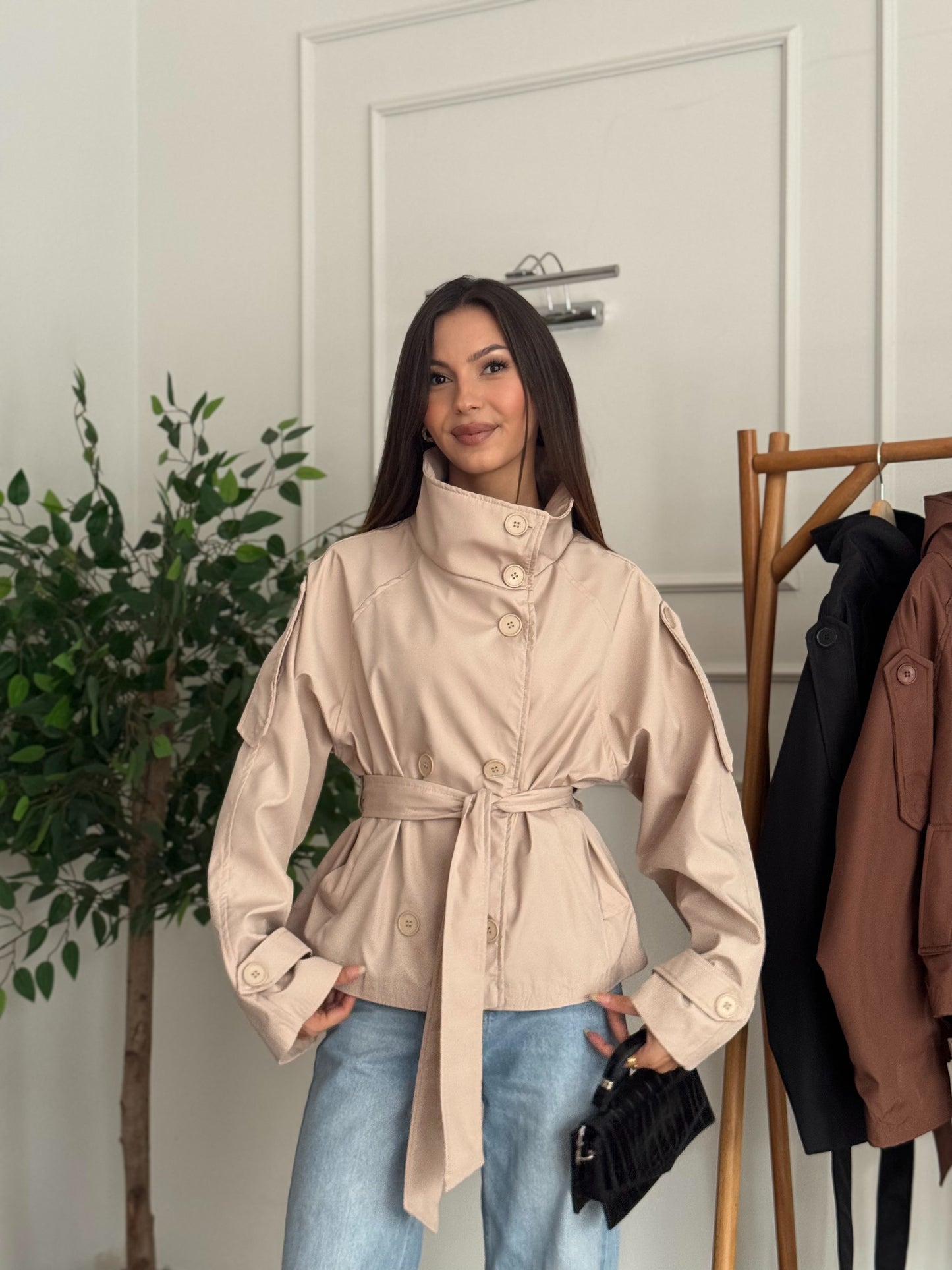 Cove Kuşaklı Astarlı Dik Yaka Bej Trençkot