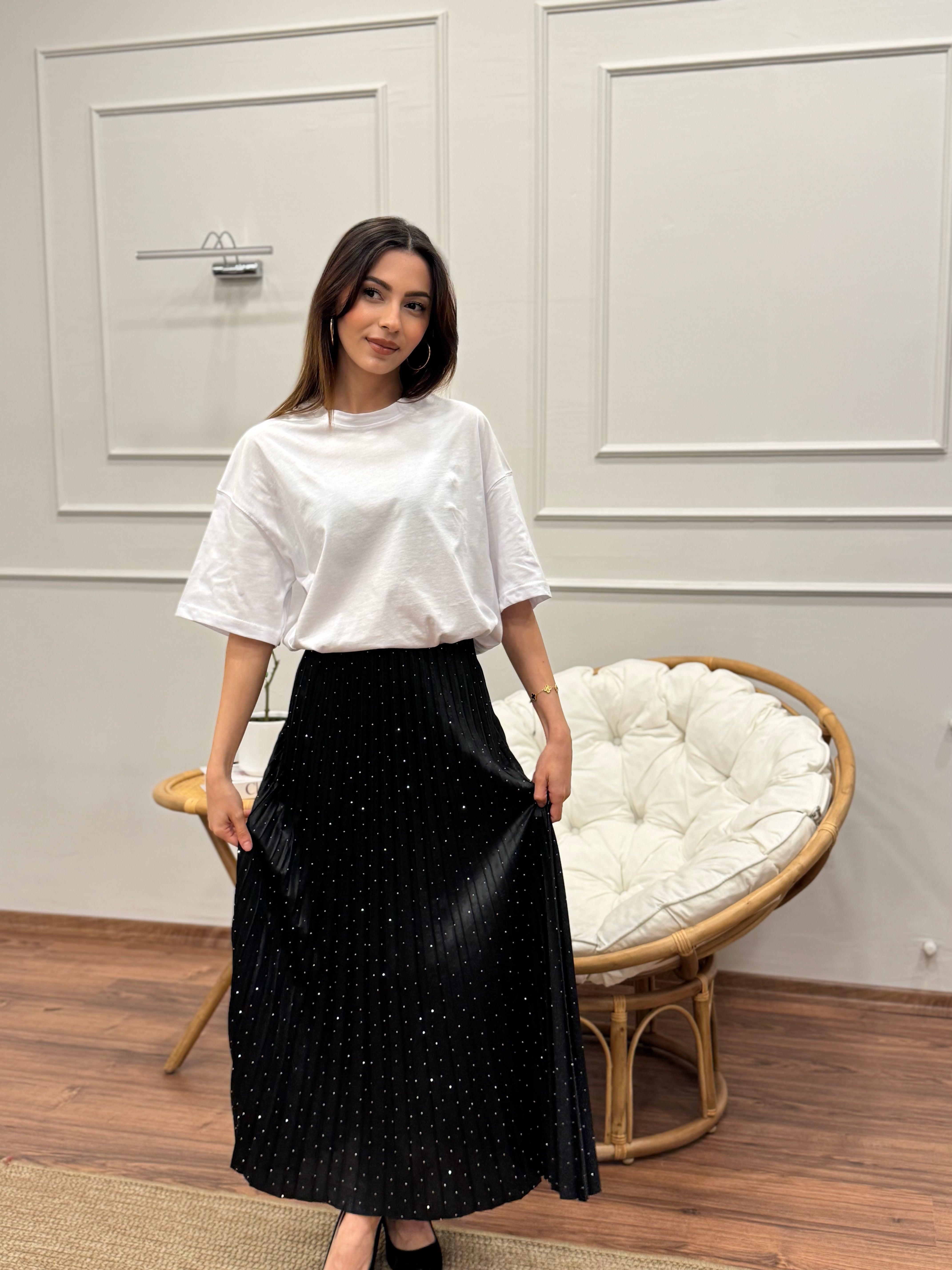 Pileli Taş Baskı Uzun Siyah Etek