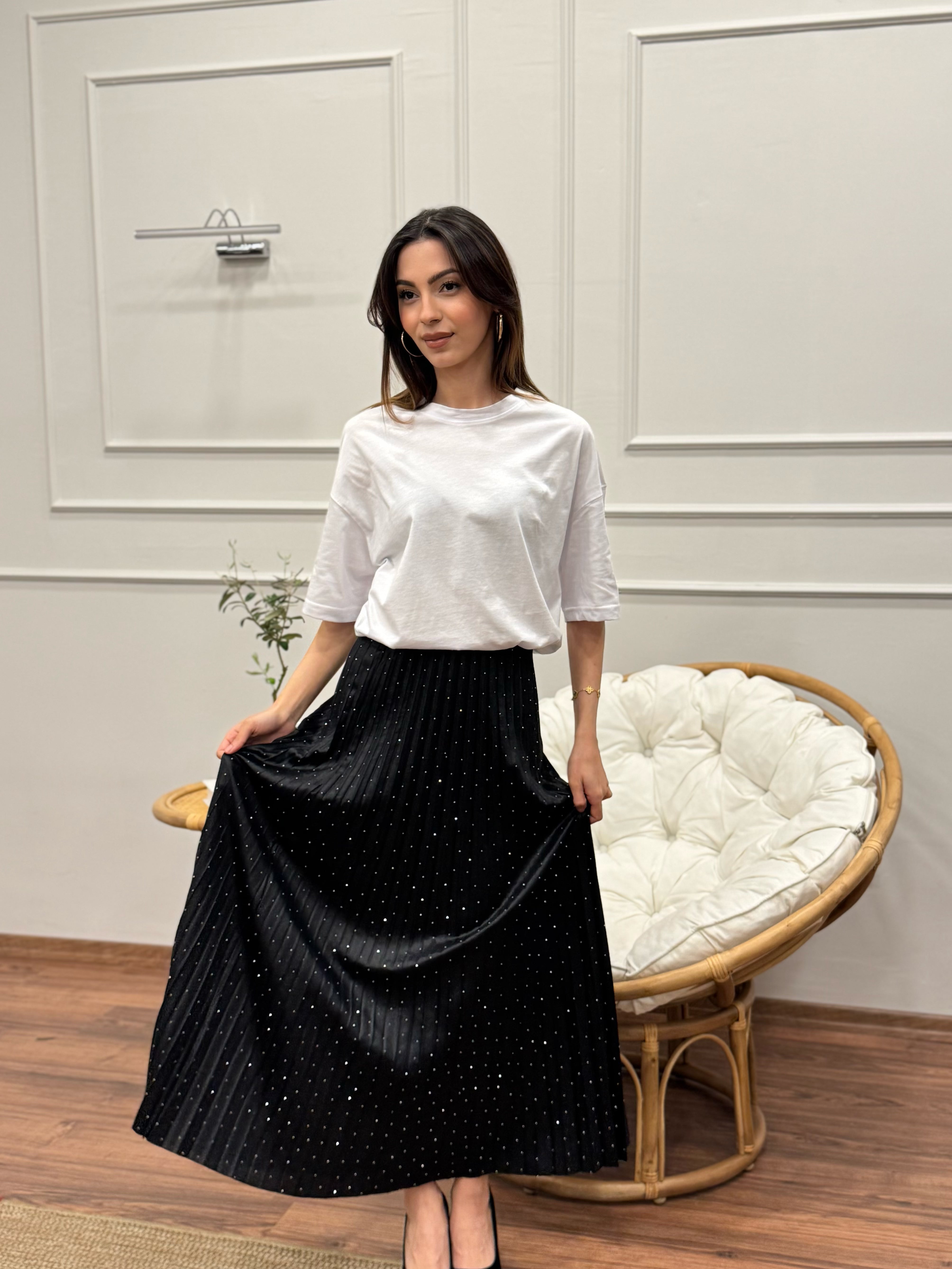 Pileli Taş Baskı Uzun Siyah Etek