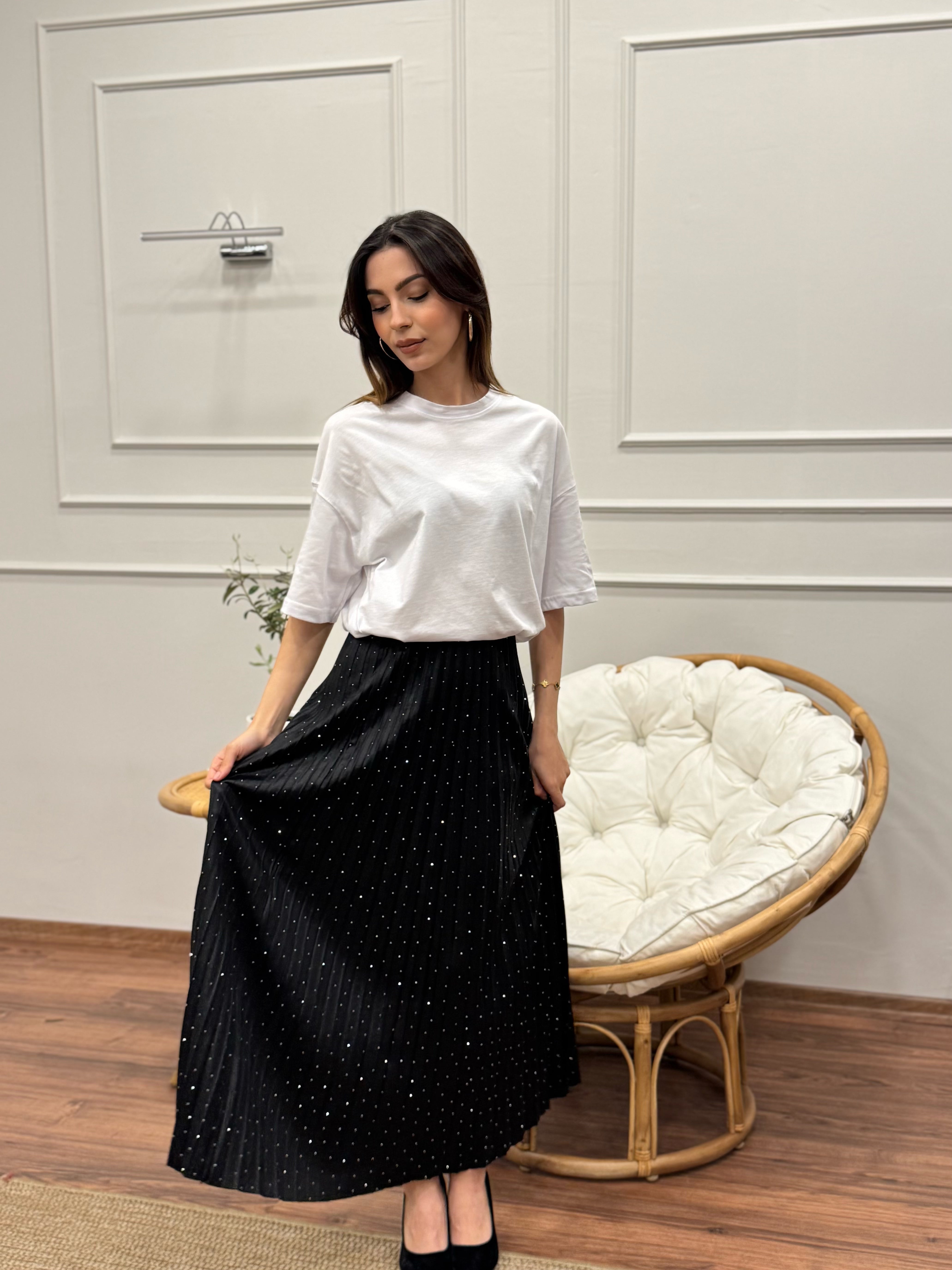 Pileli Taş Baskı Uzun Siyah Etek