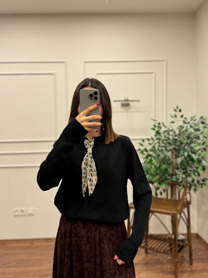 Wine Fular Detay Triko Siyah Kazak