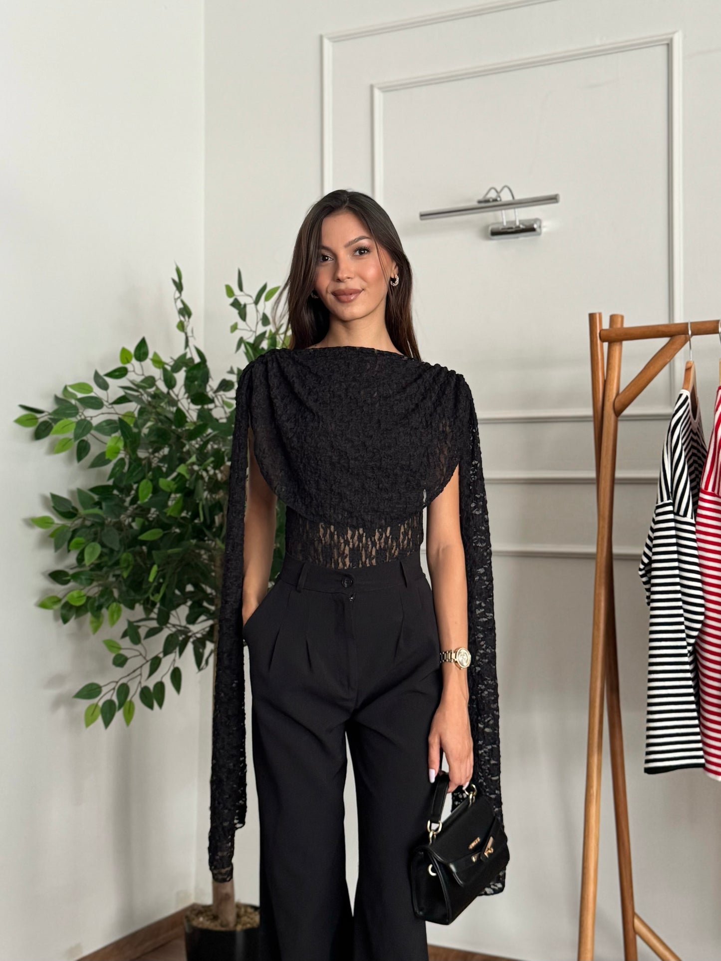 Rue Pelerinli Dantel Siyah Bodysuit Bluz