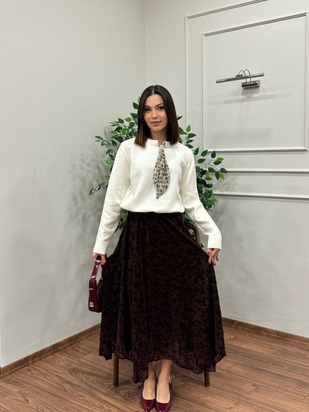 Zena Çiçek İşlemeli Astarlı Kahverengi Etek