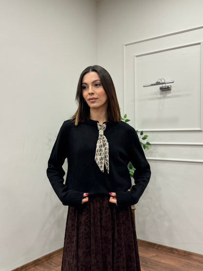 Wine Fular Detay Triko Siyah Kazak