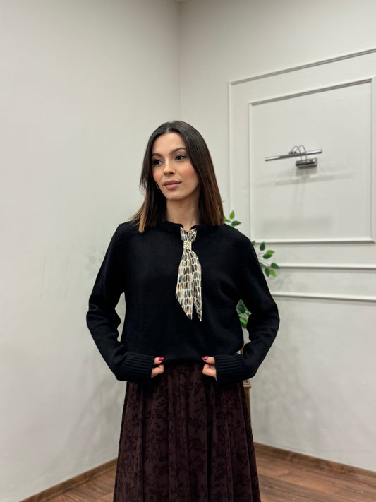 Wine Fular Detay Triko Siyah Kazak