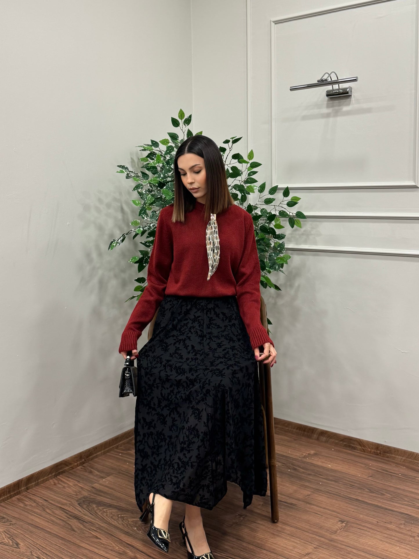 Zena Çiçek İşlemeli Astarlı Siyah Etek