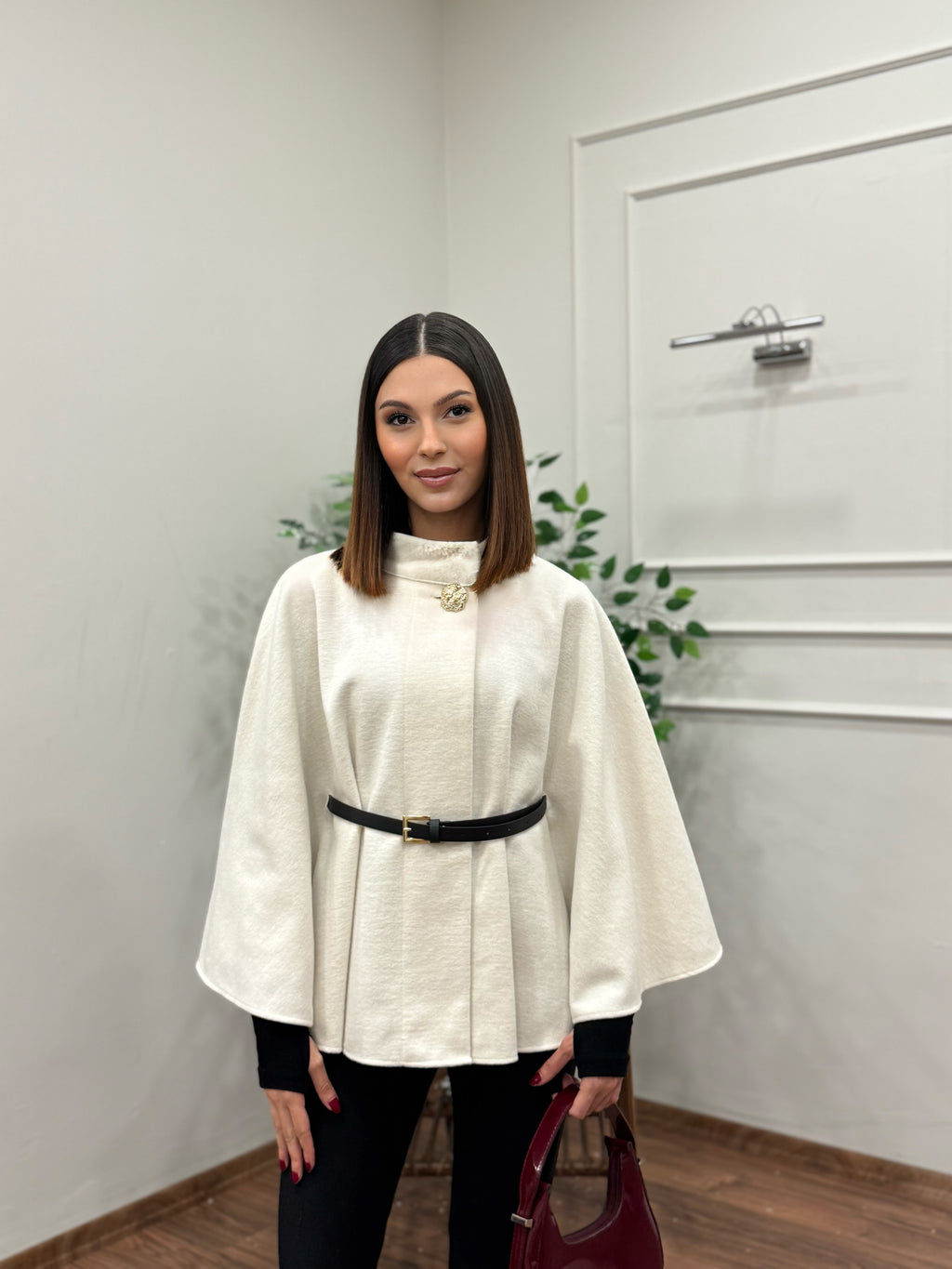 Liya Kemerli Kaşe Beyaz Panço
