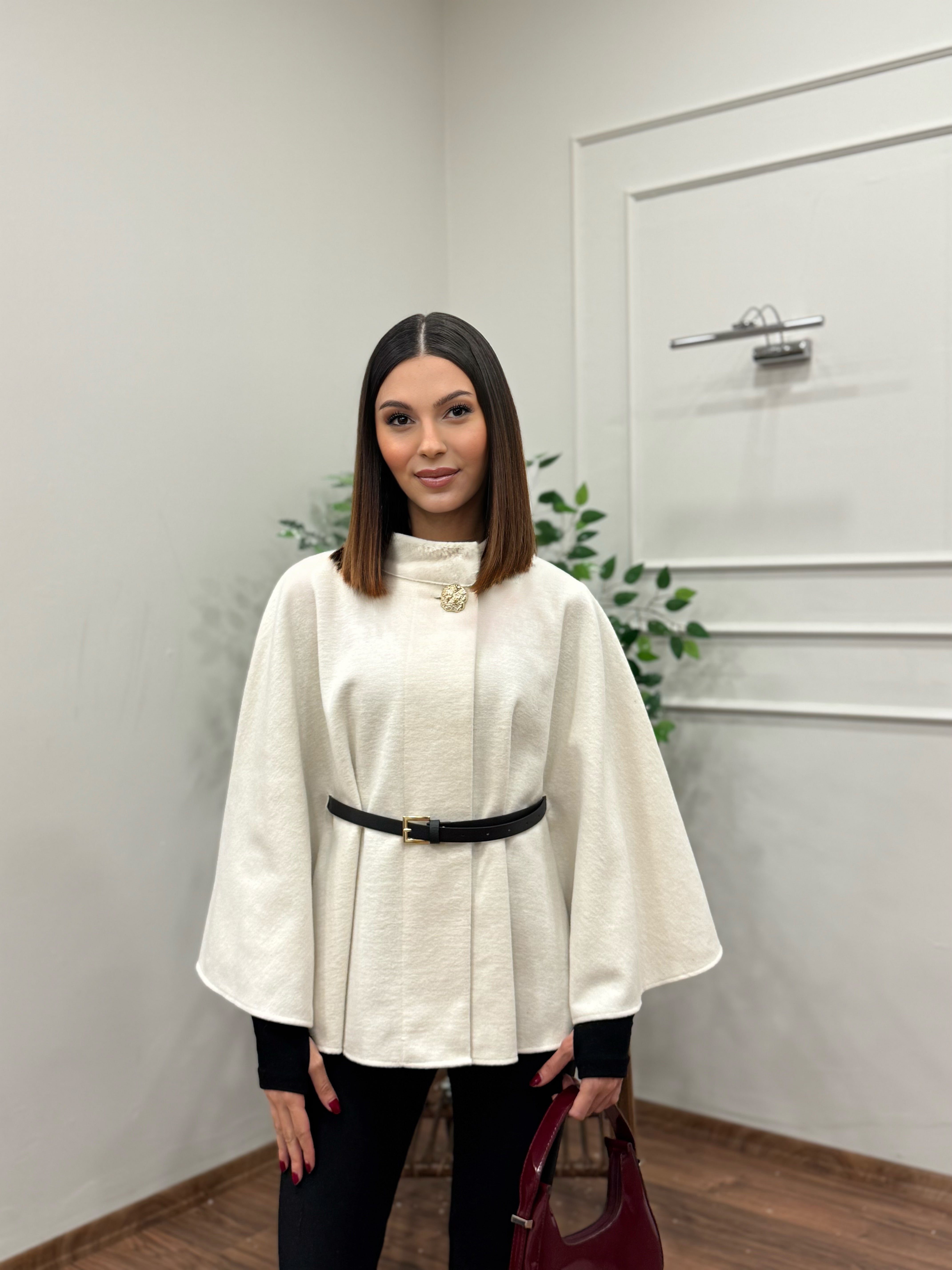 Liya Kemerli Kaşe Beyaz Panço