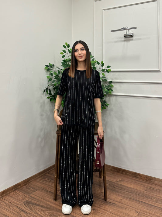 Oys Çizgi Desen Taşlı Siyah Takım