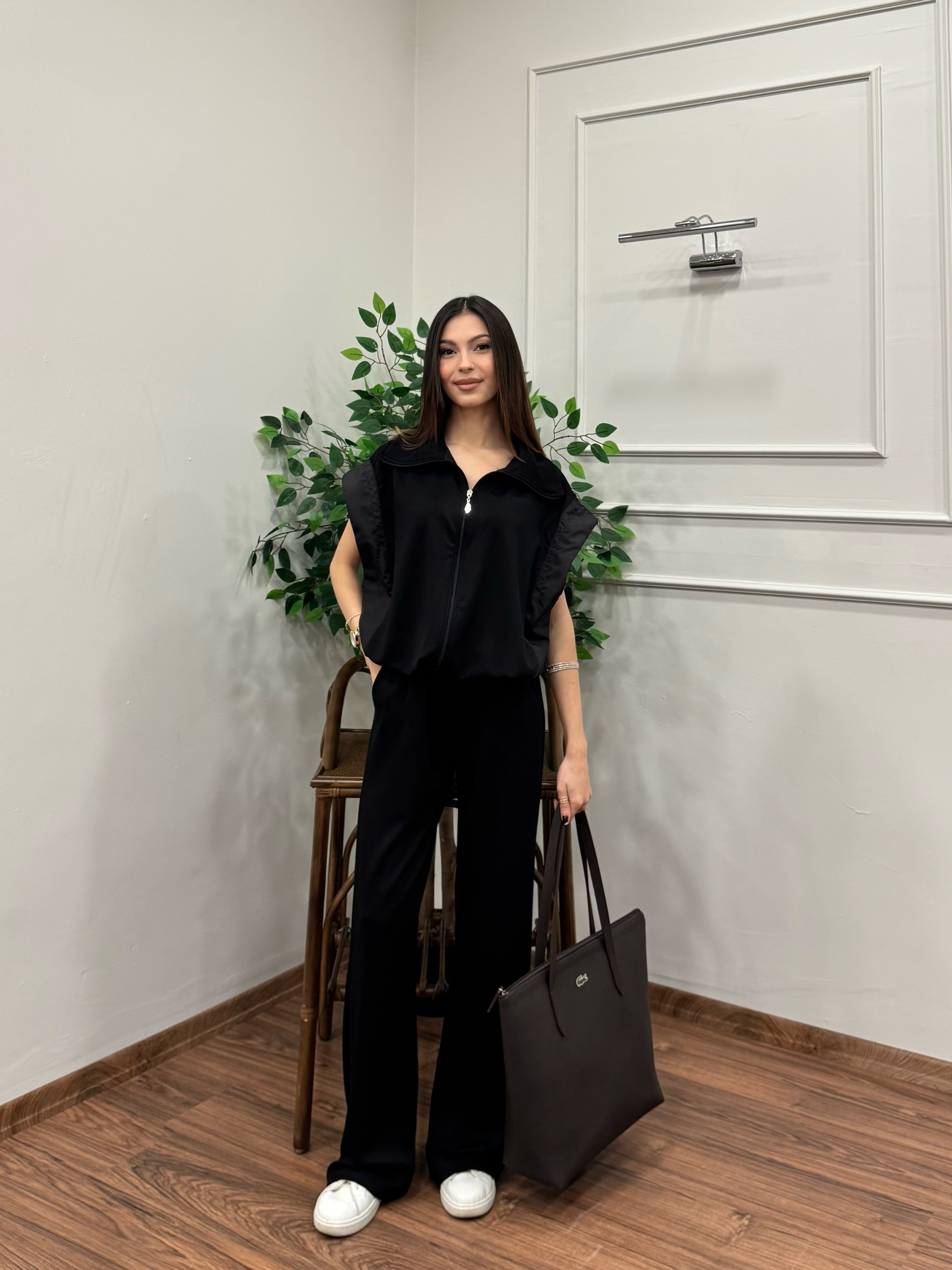 Nora Paraşüt Kumaş Detay Siyah Takım