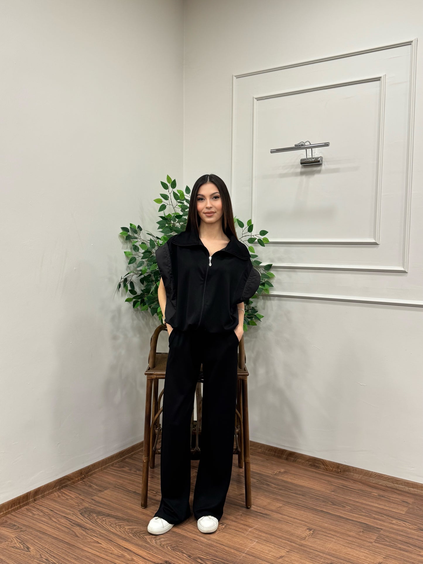 Nora Paraşüt Kumaş Detay Siyah Takım