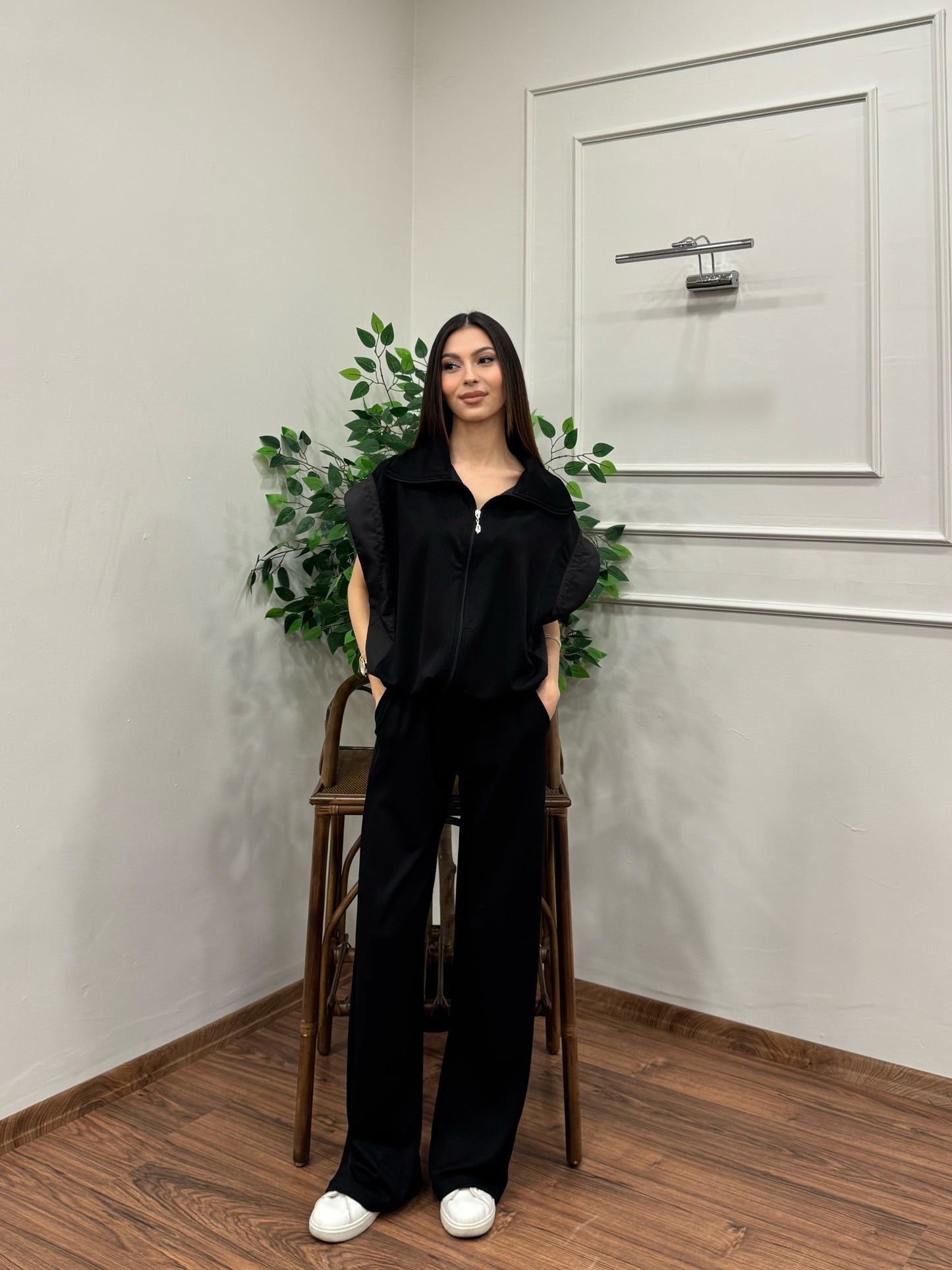 Nora Paraşüt Kumaş Detay Siyah Takım