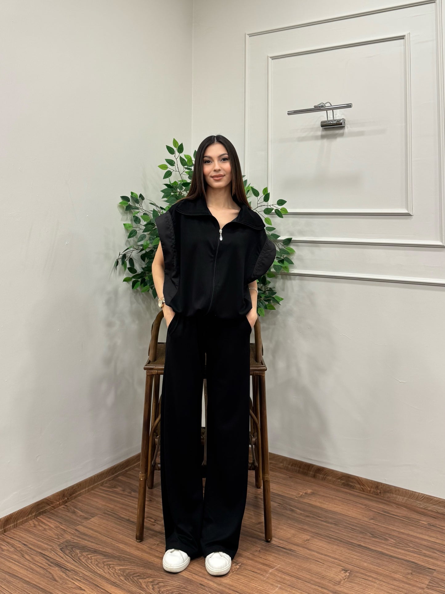 Nora Paraşüt Kumaş Detay Siyah Takım