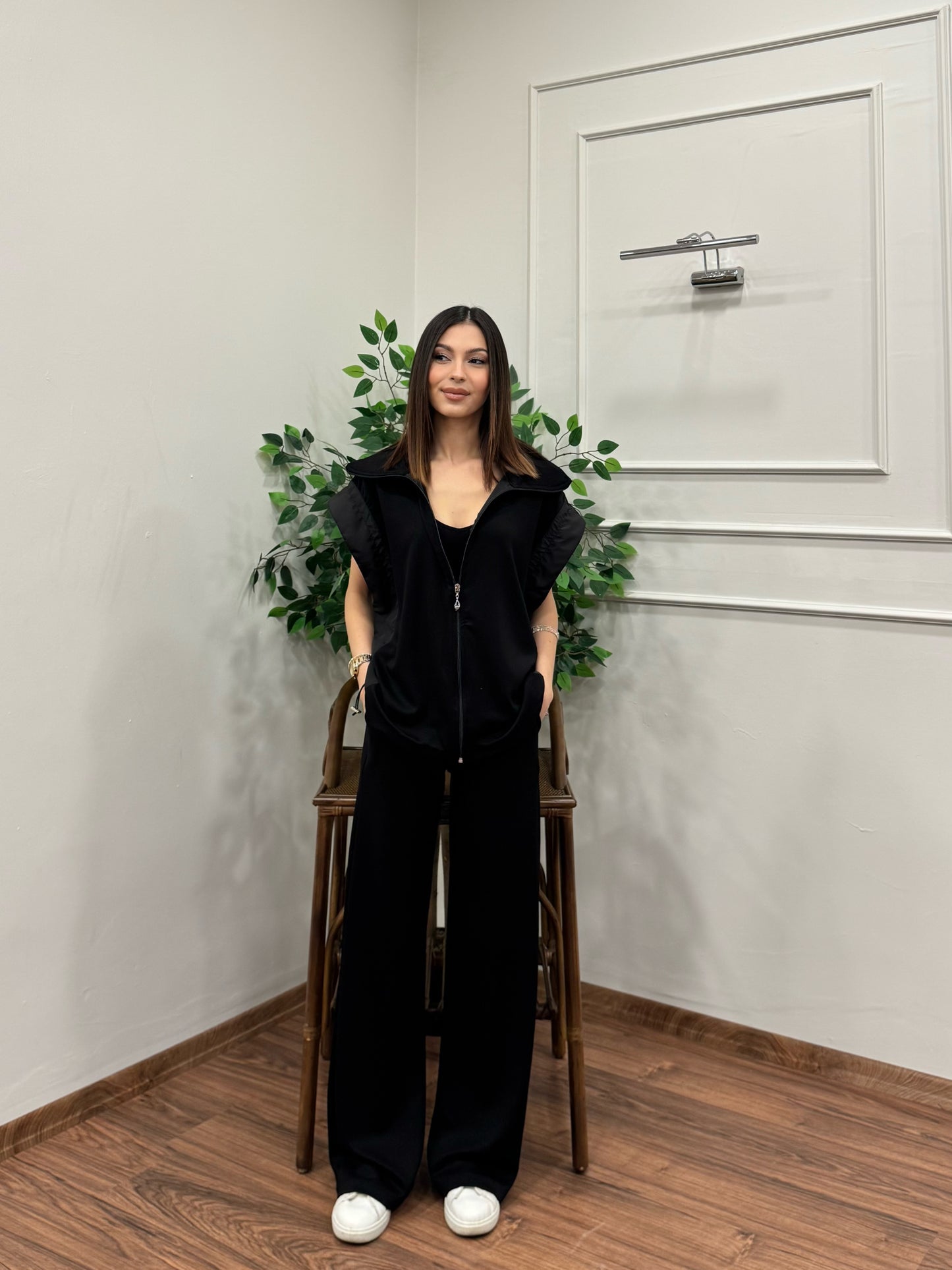 Nora Paraşüt Kumaş Detay Siyah Takım