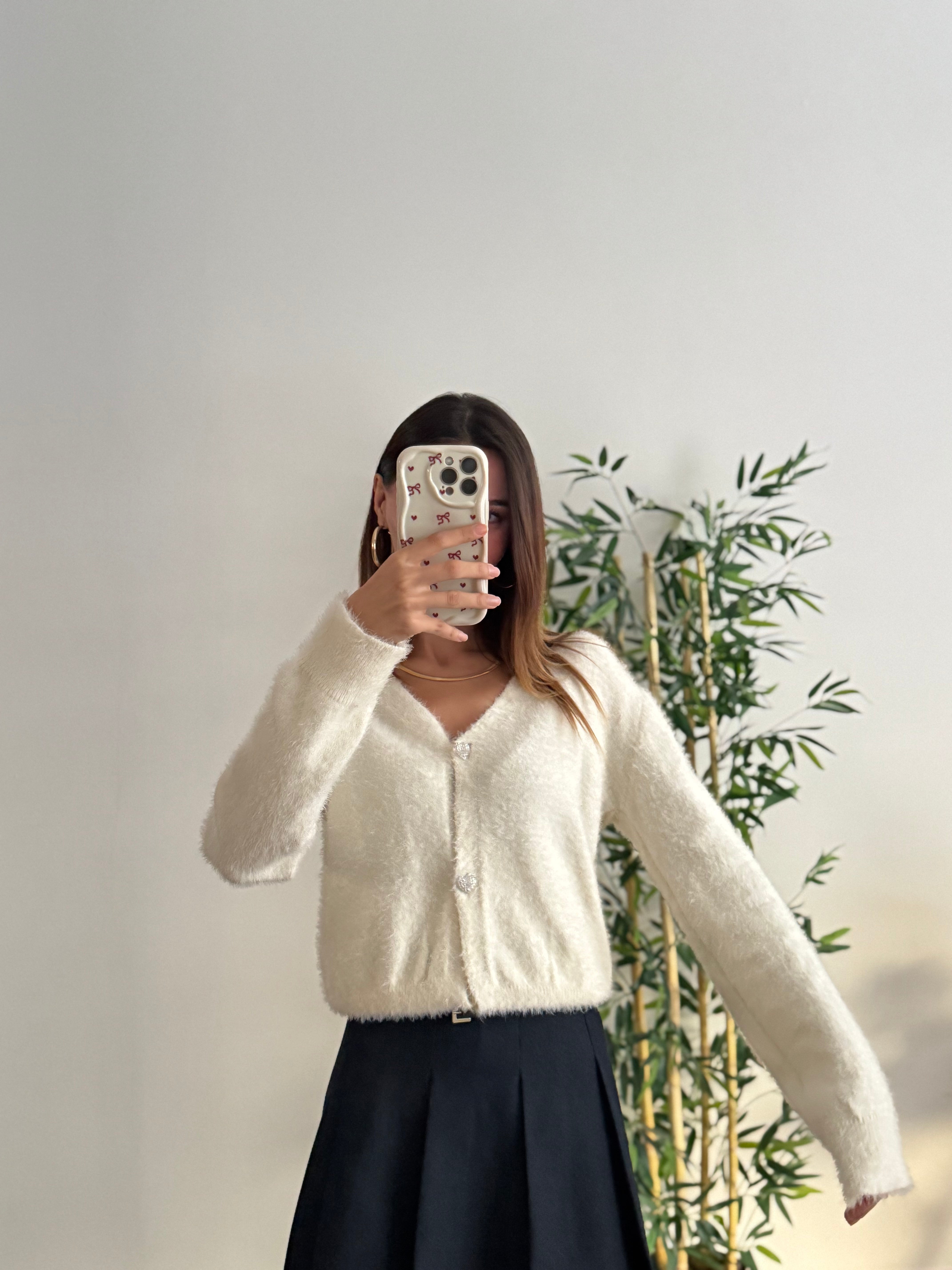 Taşlı Kalp Detay Düğmeli Beyaz Hırka