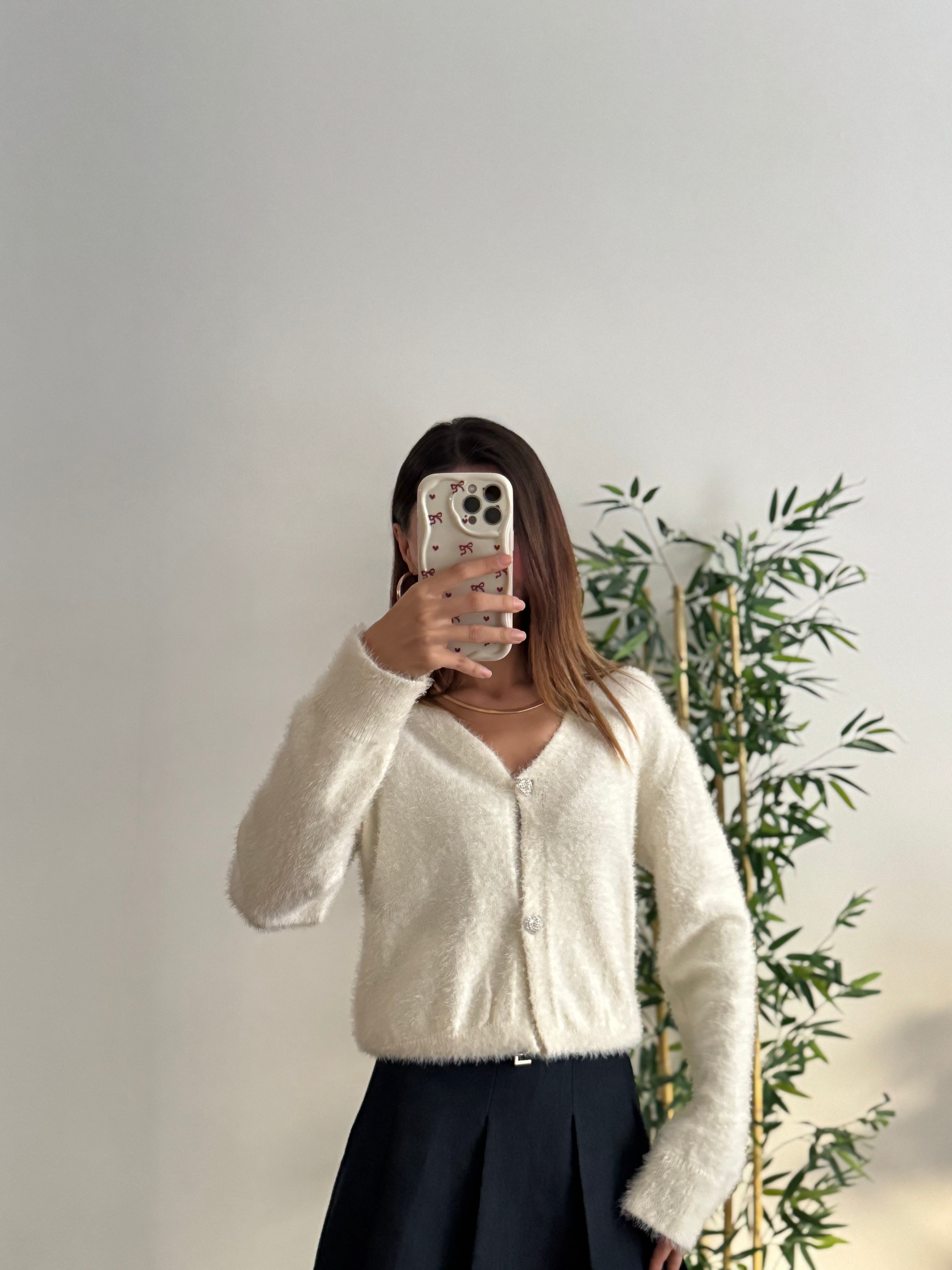 Taşlı Kalp Detay Düğmeli Beyaz Hırka