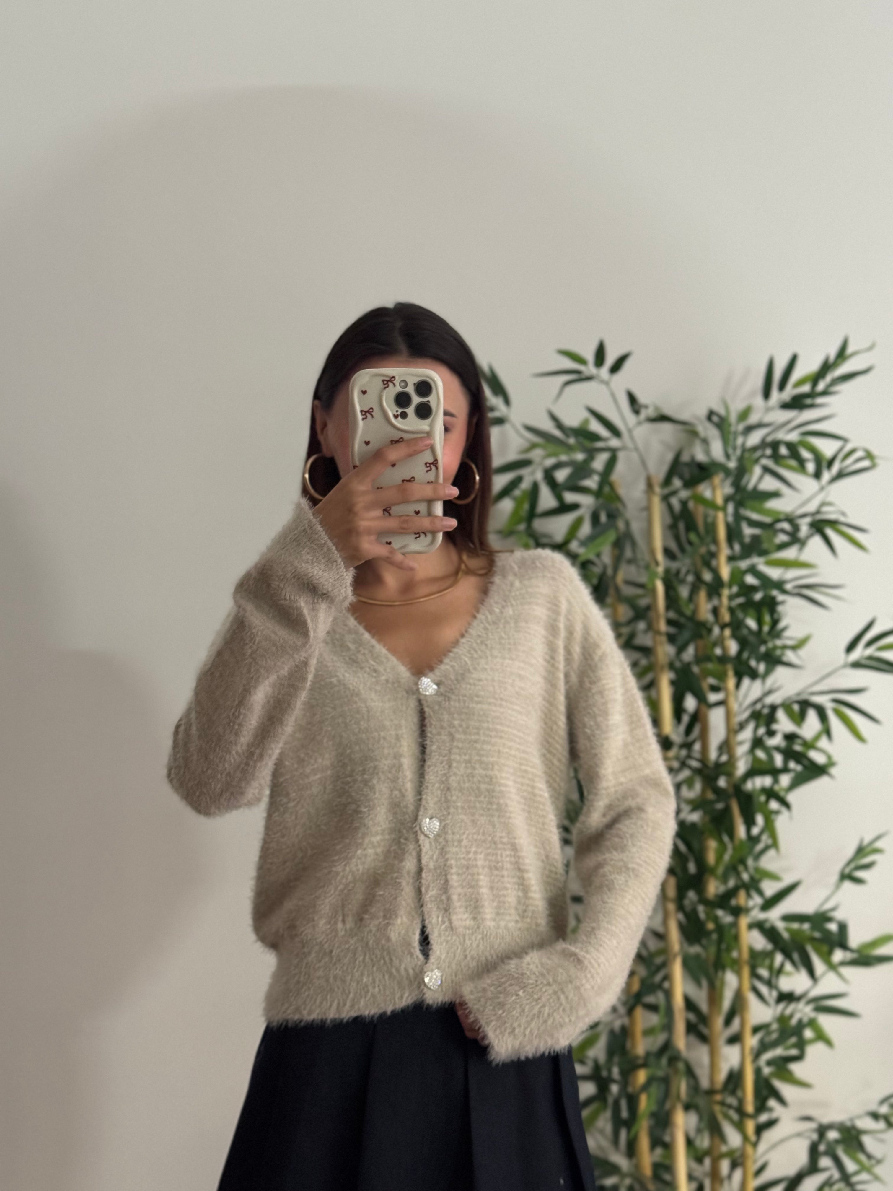 Taşlı Kalp Detay Düğmeli Bej Hırka