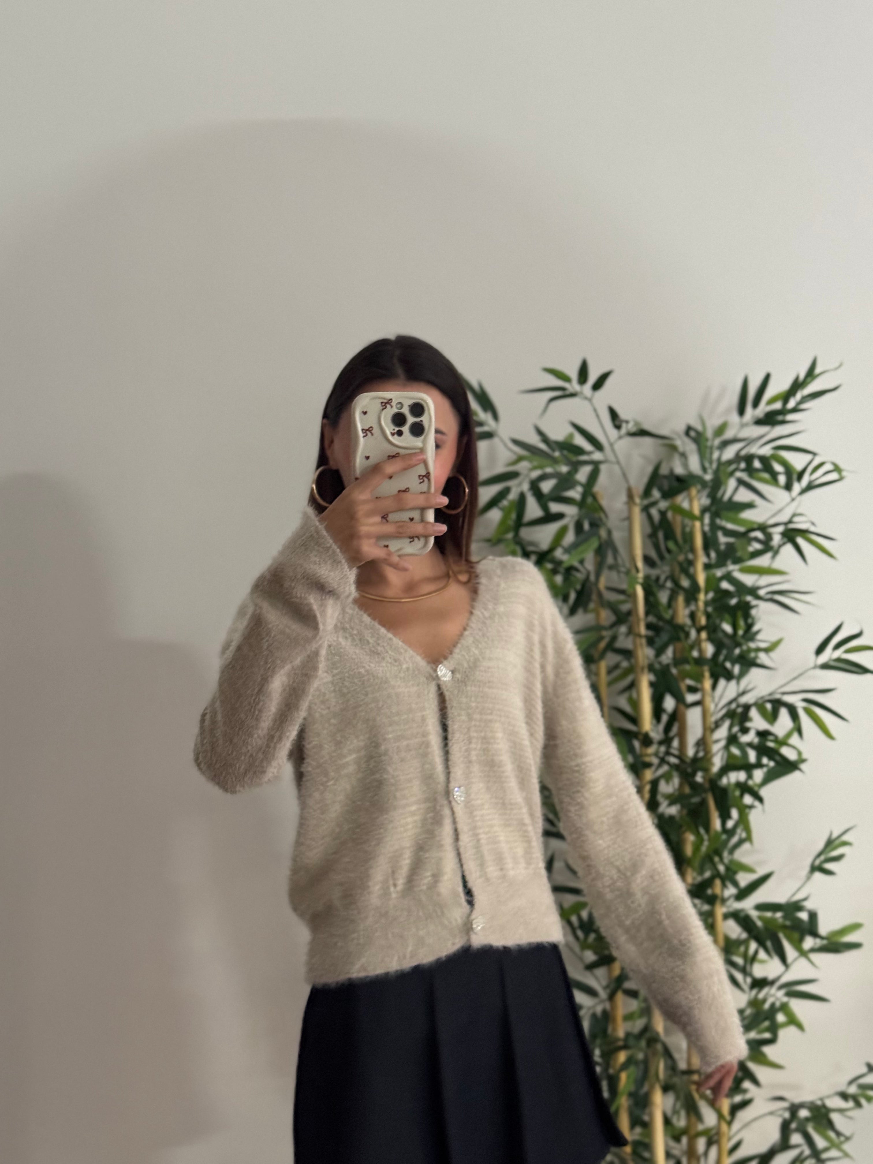 Taşlı Kalp Detay Düğmeli Bej Hırka