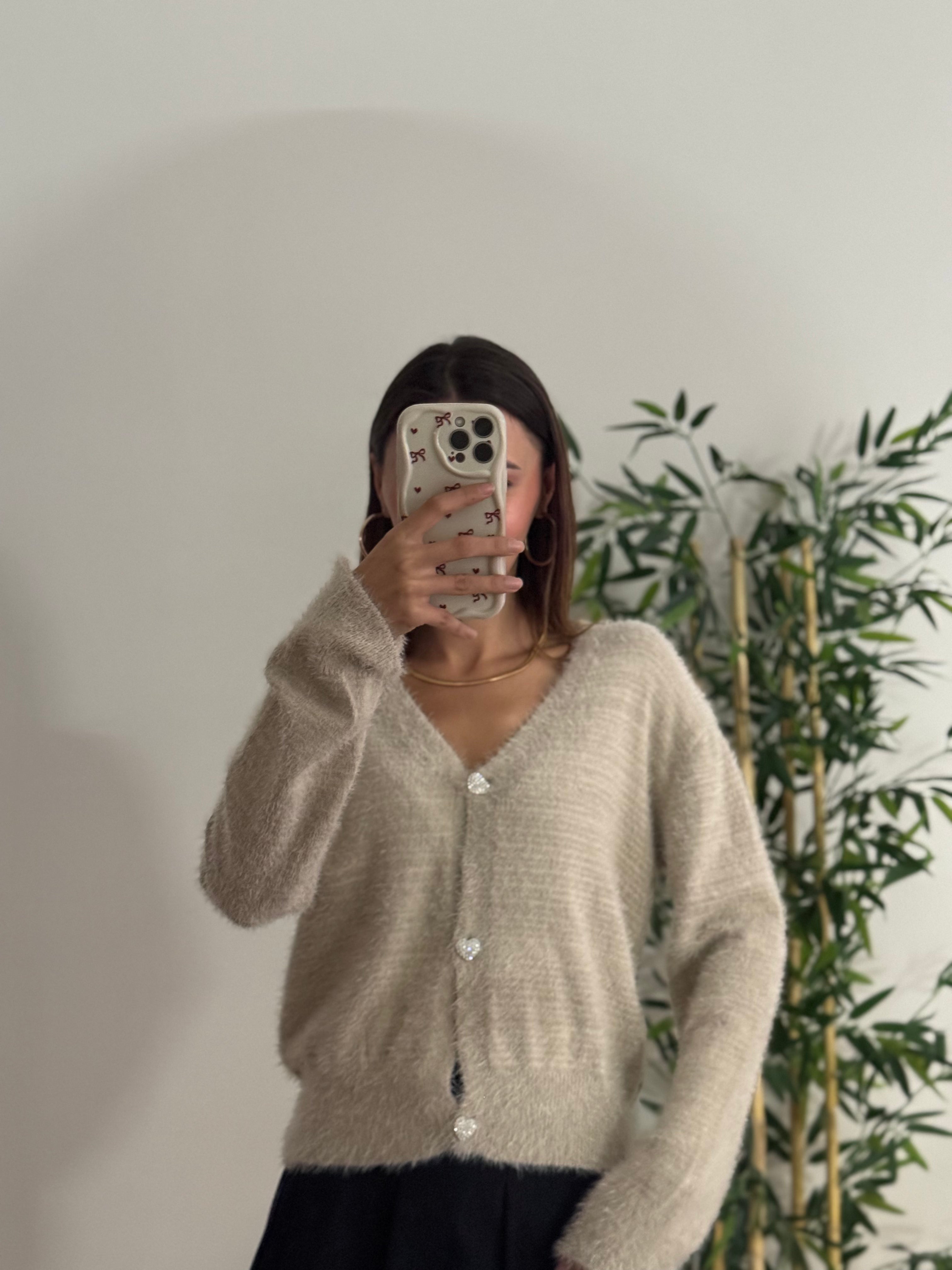 Taşlı Kalp Detay Düğmeli Bej Hırka