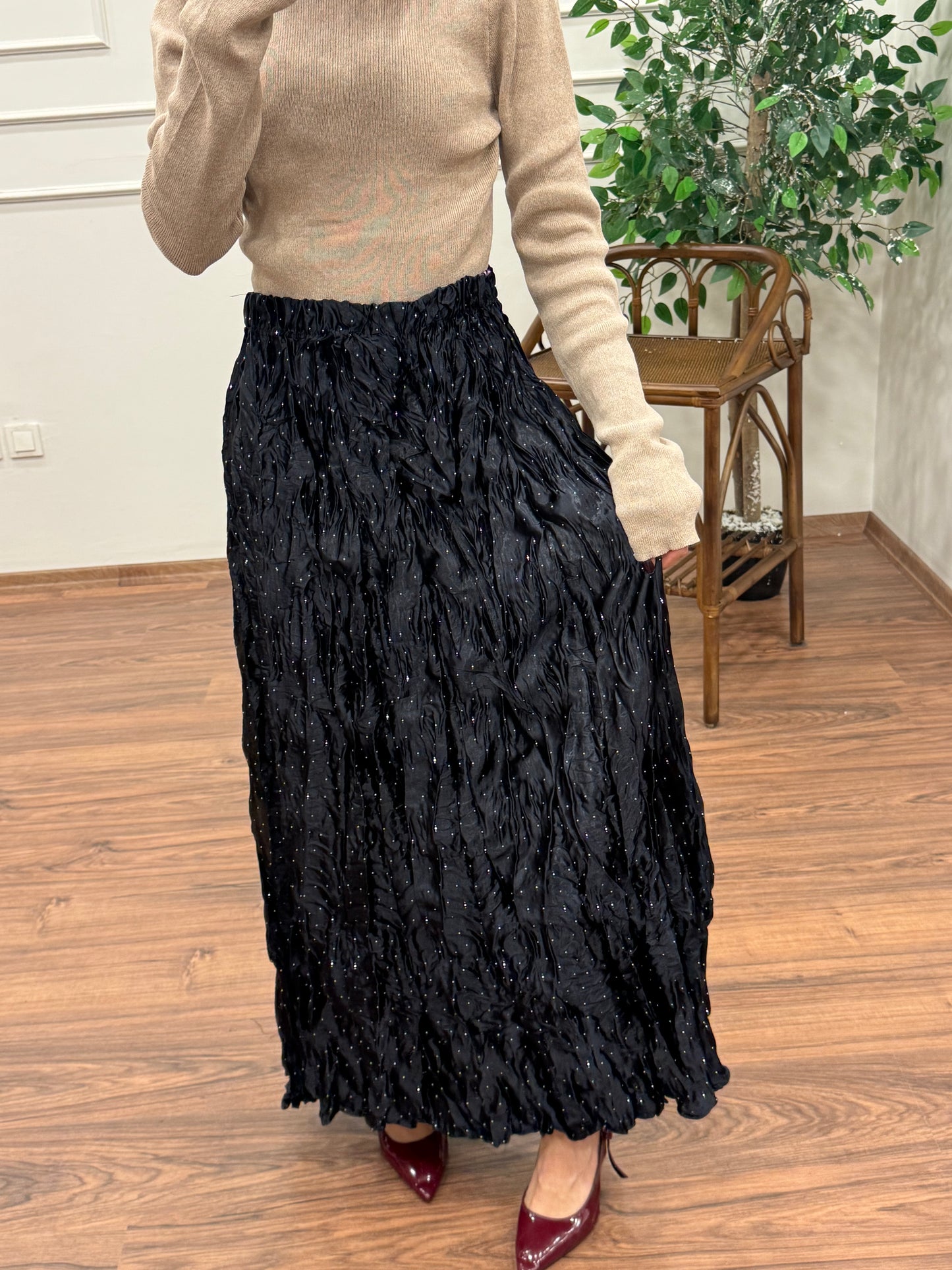 Taşlı Saten Kraş Siyah Etek