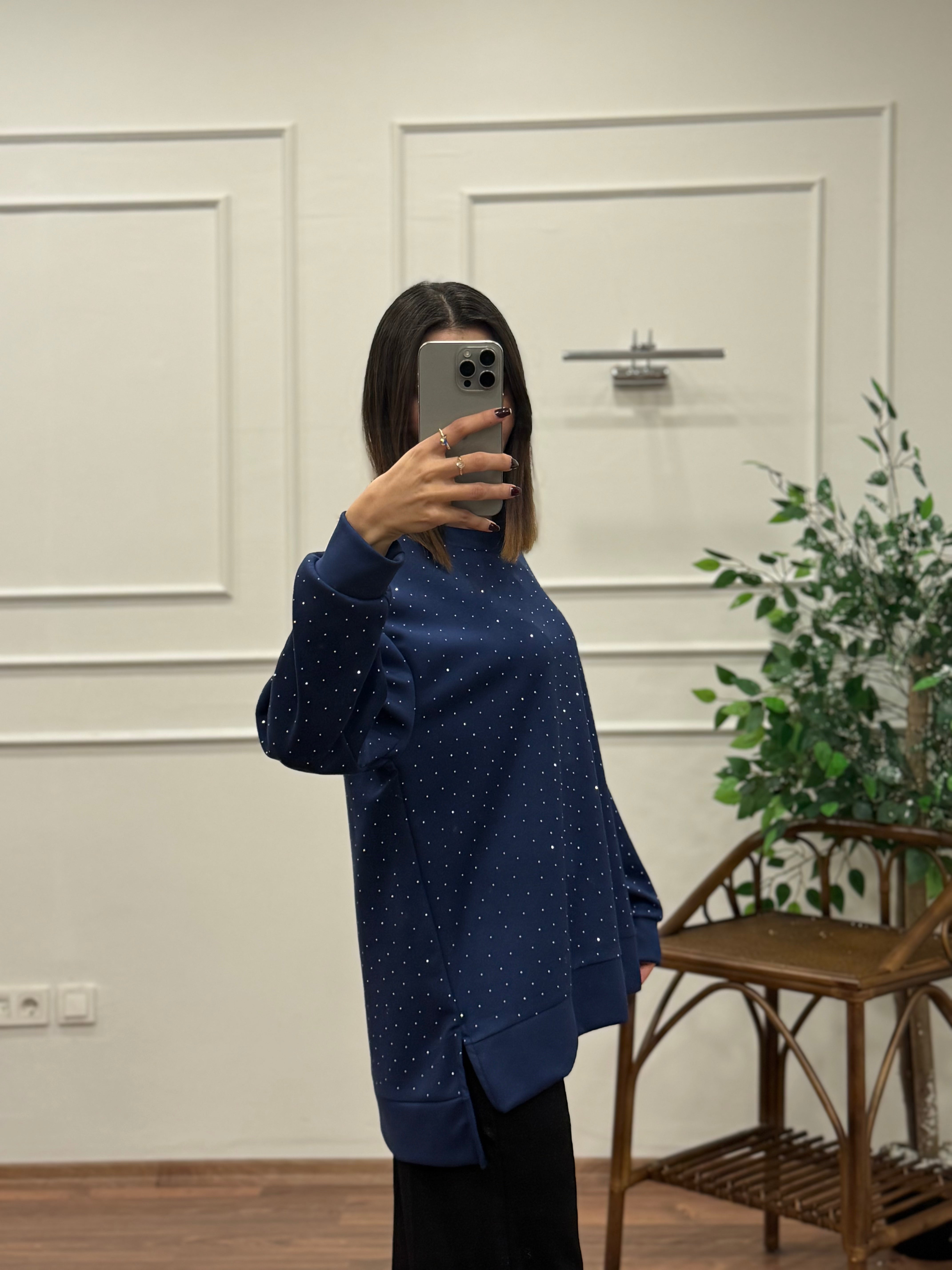 Luna Taş Baskı Lacivert Bluz