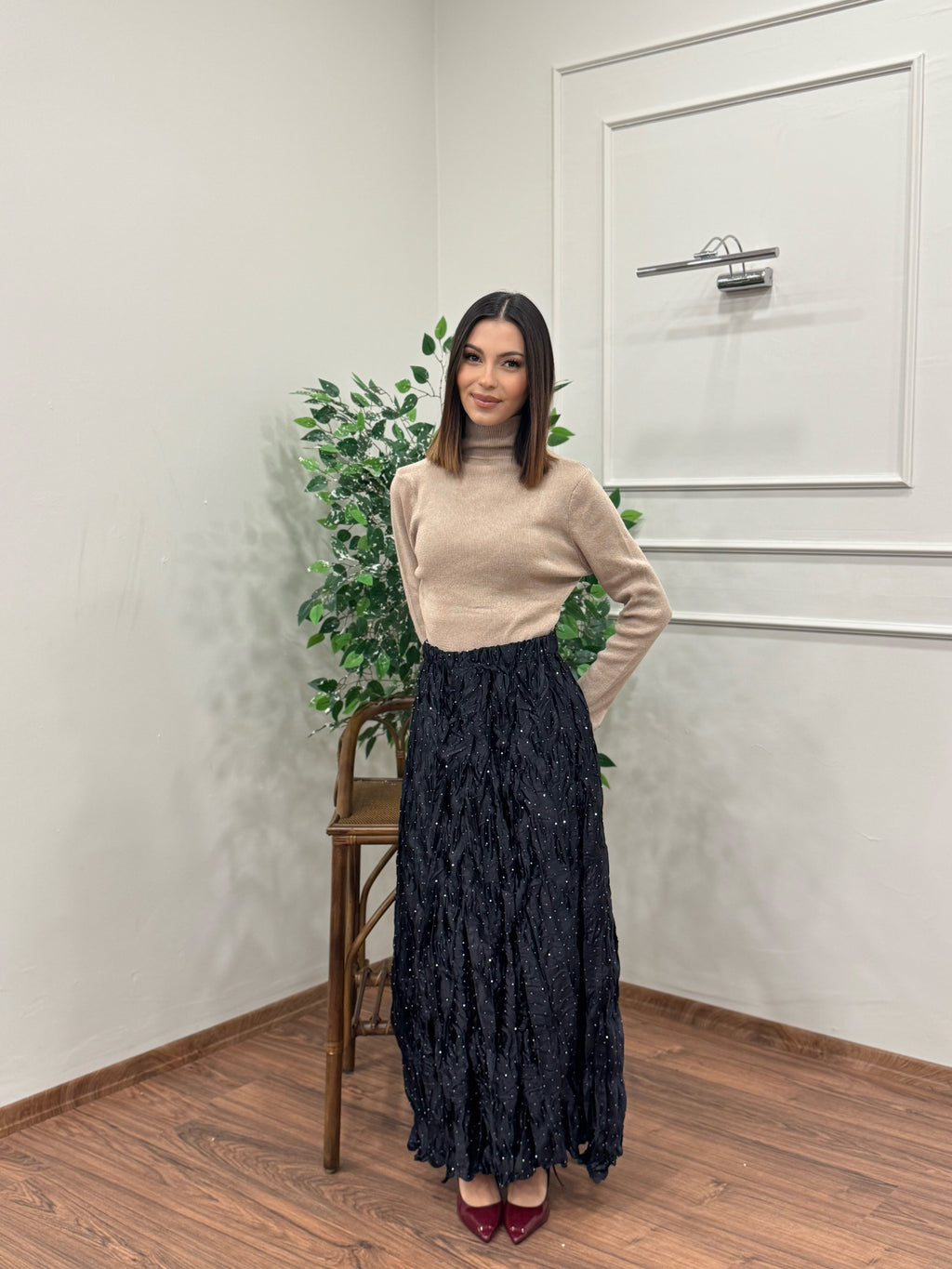 Taşlı Saten Kraş Siyah Etek
