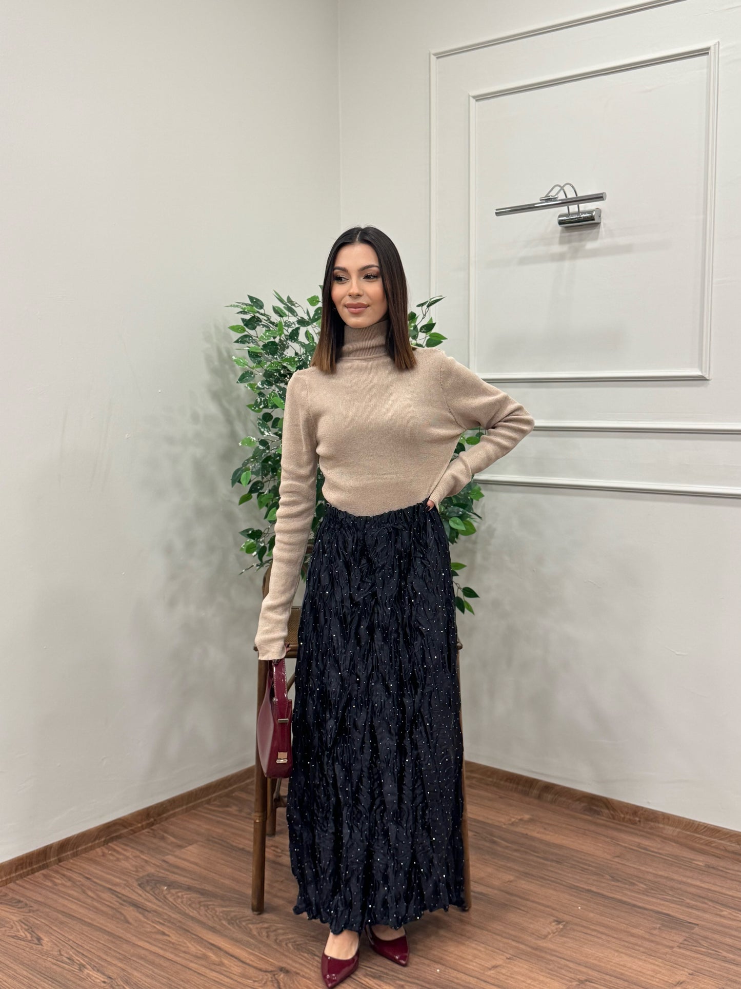 Taşlı Saten Kraş Siyah Etek