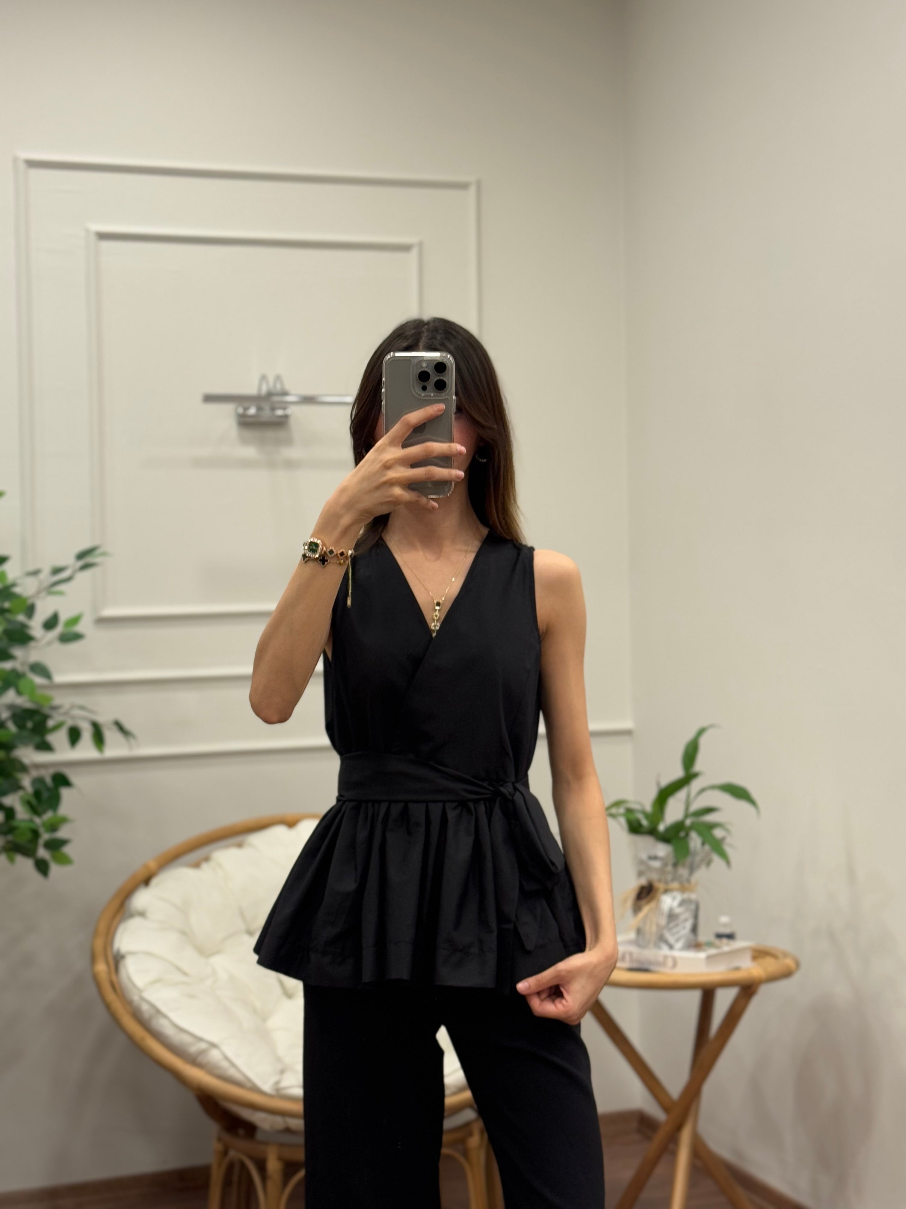 Kuşaklı Belden Bağlama Detay Siyah Bluz