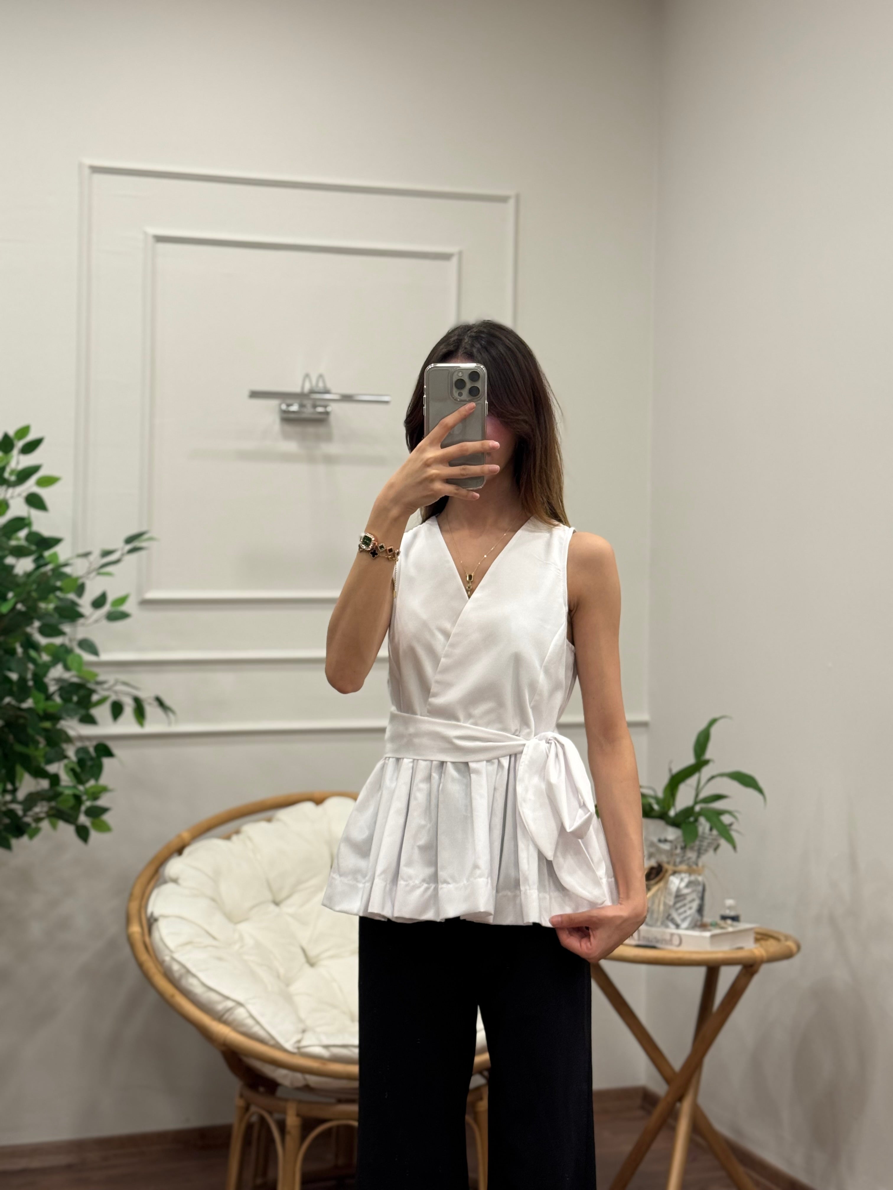 Kuşaklı Belden Bağlama Detay Beyaz Bluz