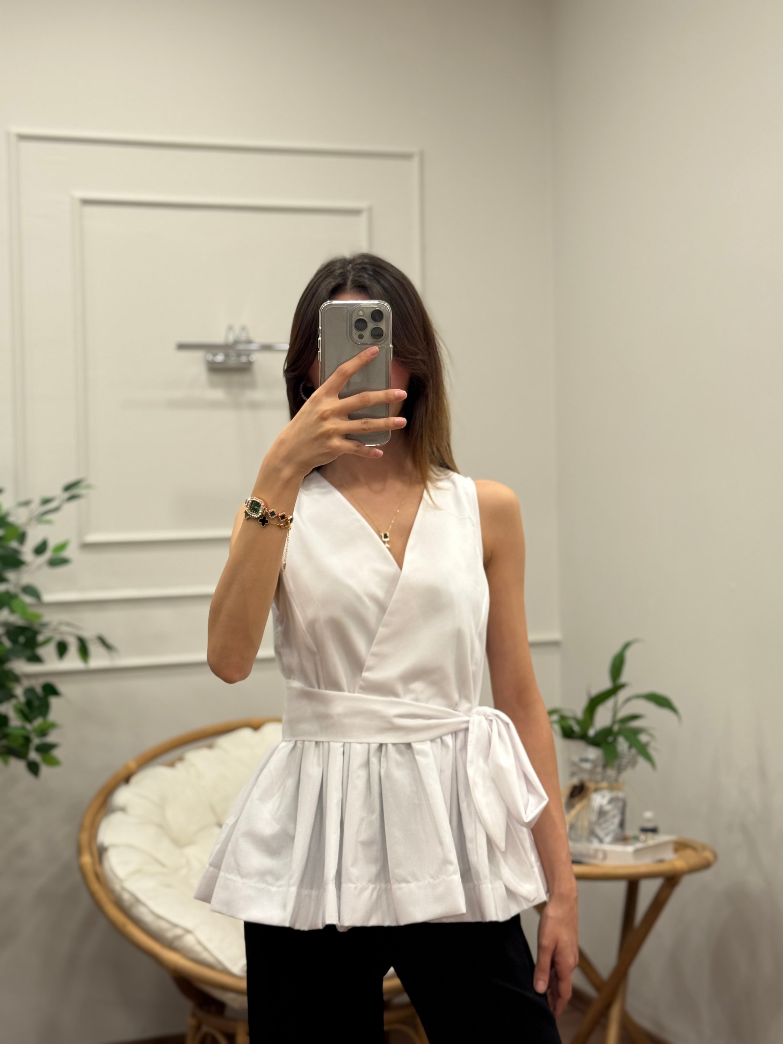 Kuşaklı Belden Bağlama Detay Beyaz Bluz