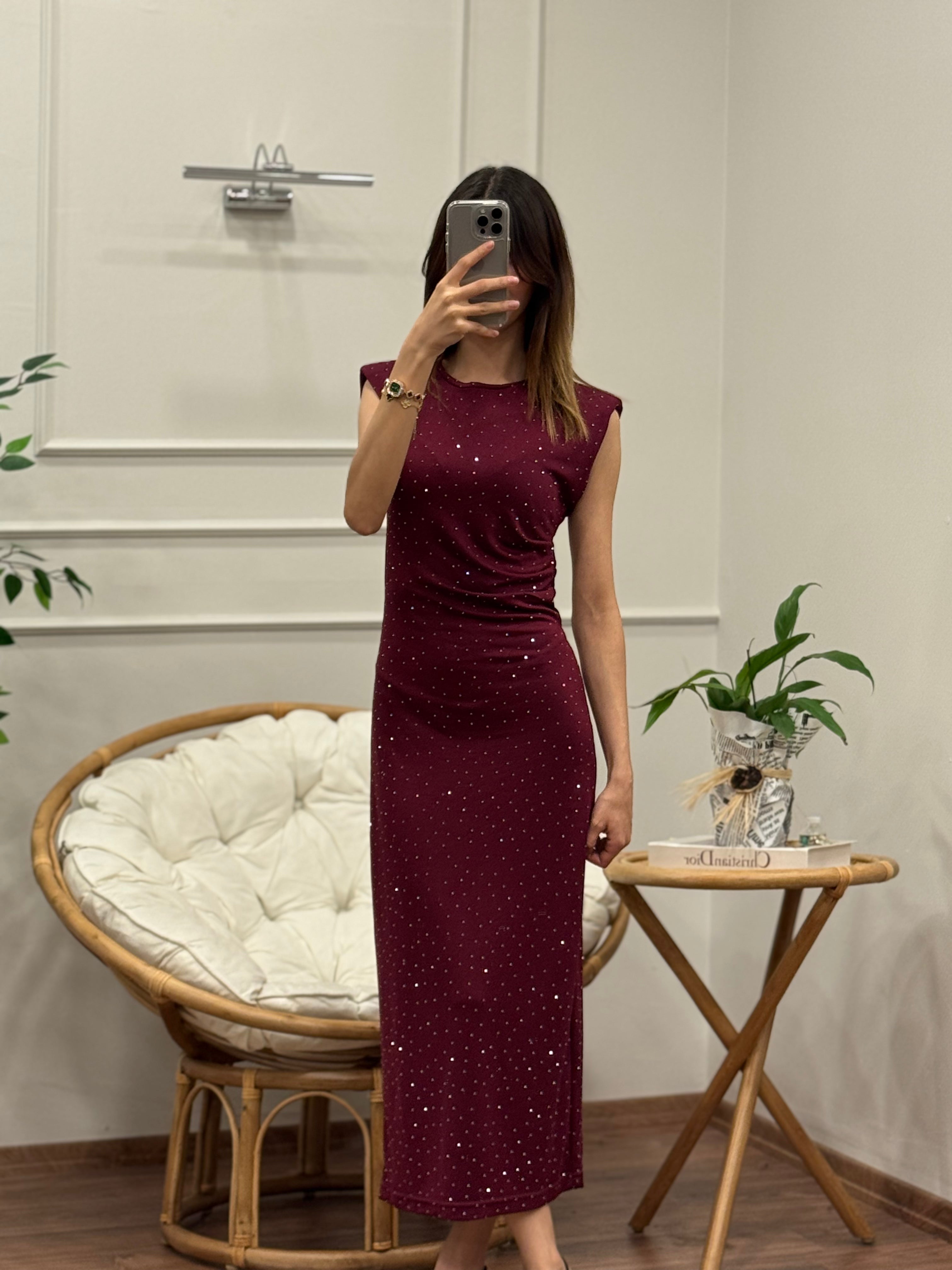 Taş Baskı Drape Detay Omuz Vatkalı Bordo Elbise