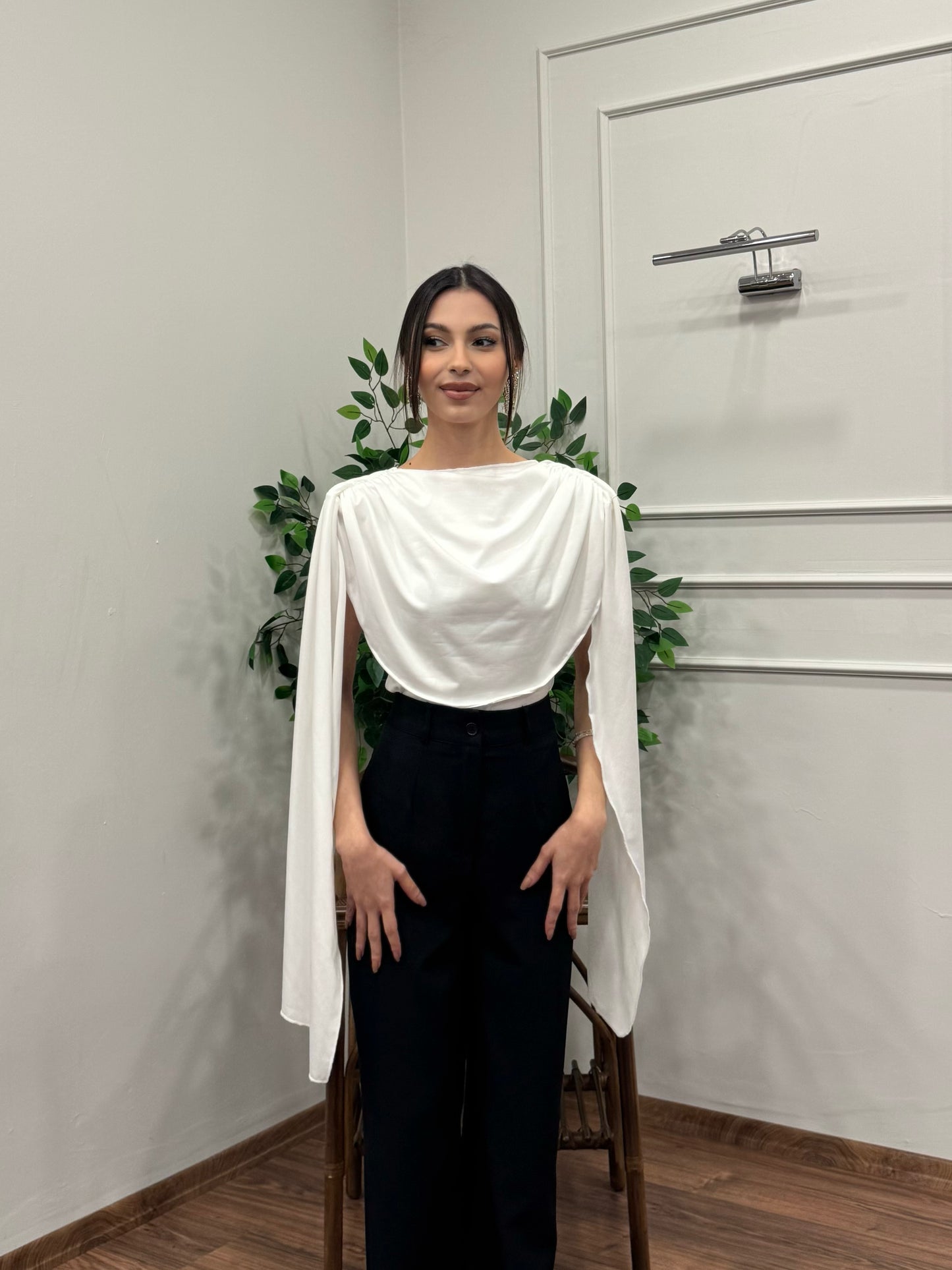 Layla Pelerinli Beyaz Bodysuit