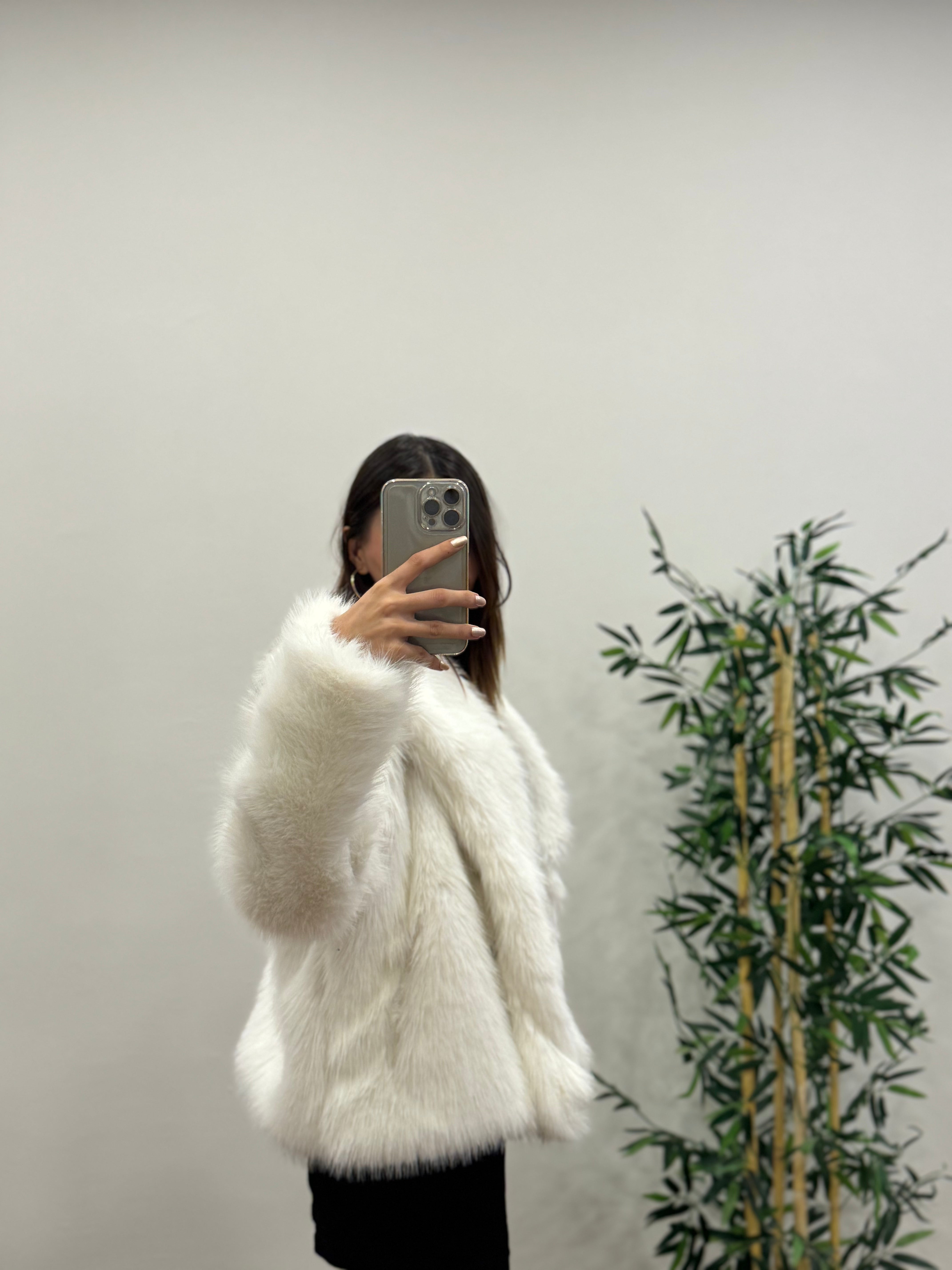 Beyaz Astarlı Cepli Premium Kürk