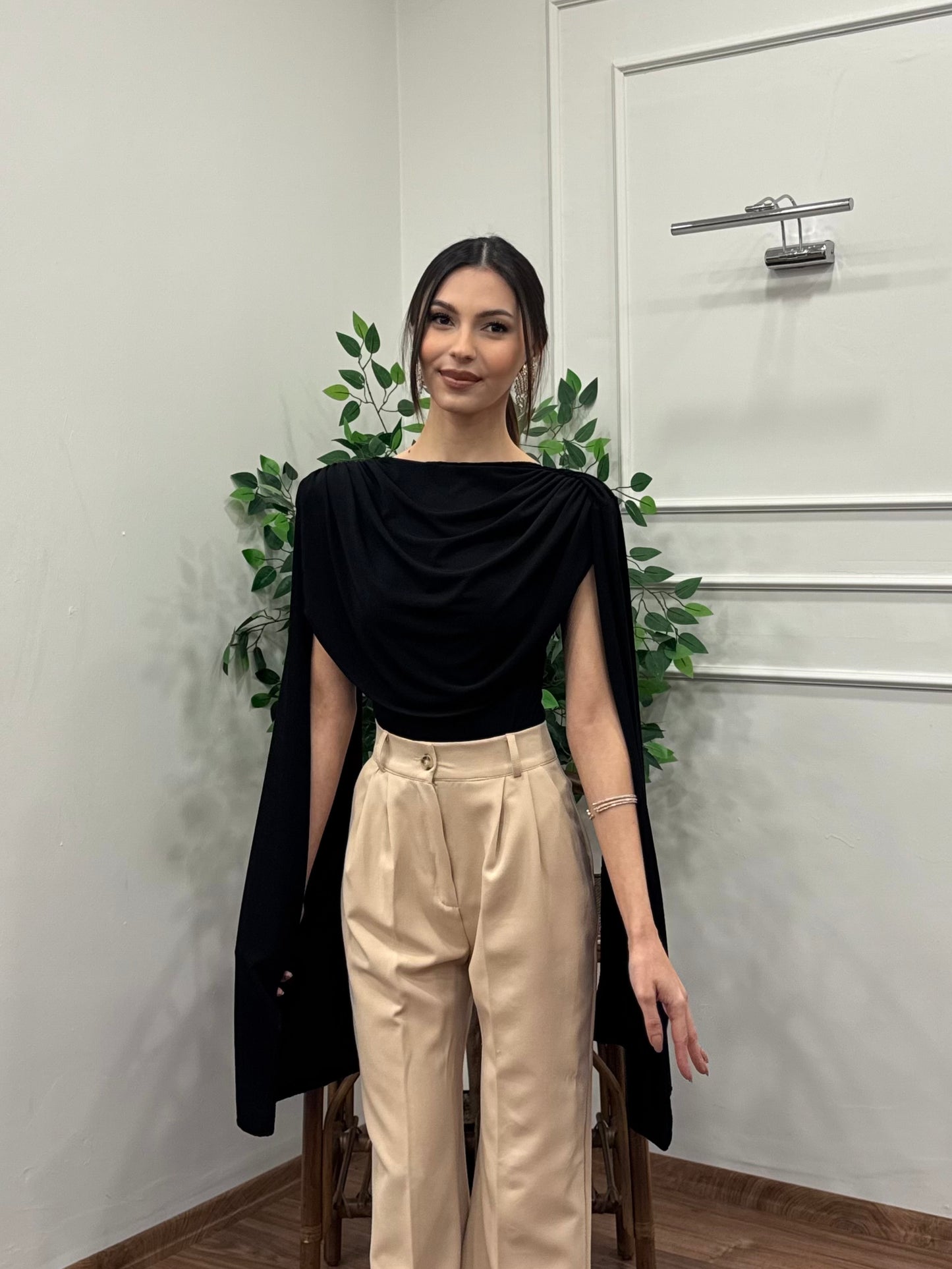 Layla Pelerinli Siyah Bodysuit