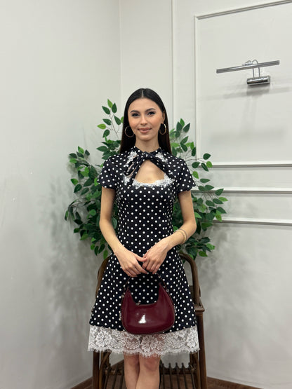 Vivien Dantel Detay Puantiye Siyah Elbise