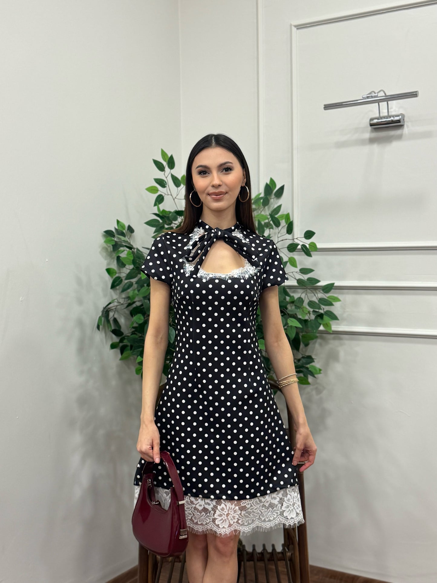Vivien Dantel Detay Puantiye Siyah Elbise