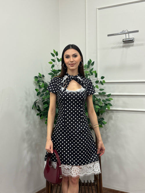 Vivien Dantel Detay Puantiye Siyah Elbise