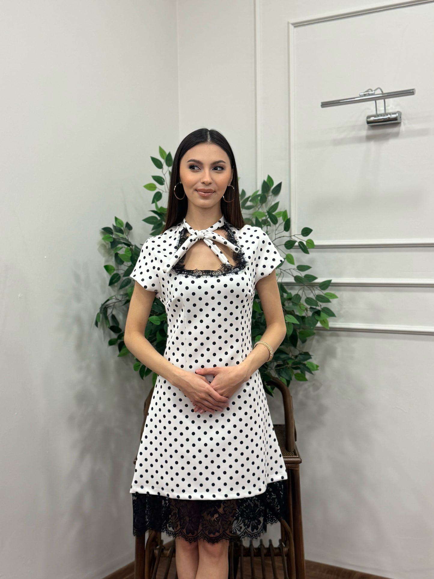 Vivien Dantel Detay Puantiye Beyaz Elbise