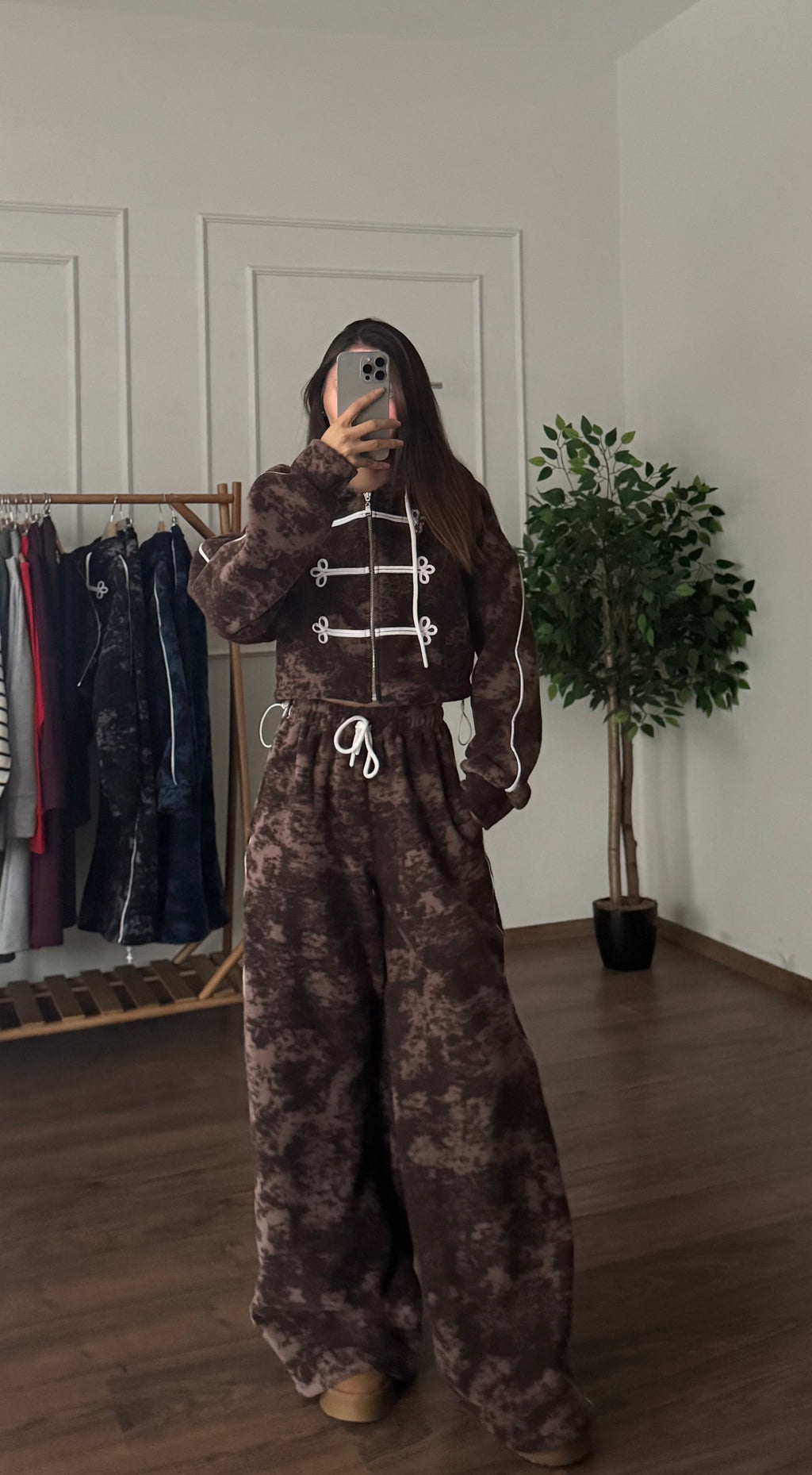 Kira Nakış İşleme Kahverengi Batik Takım