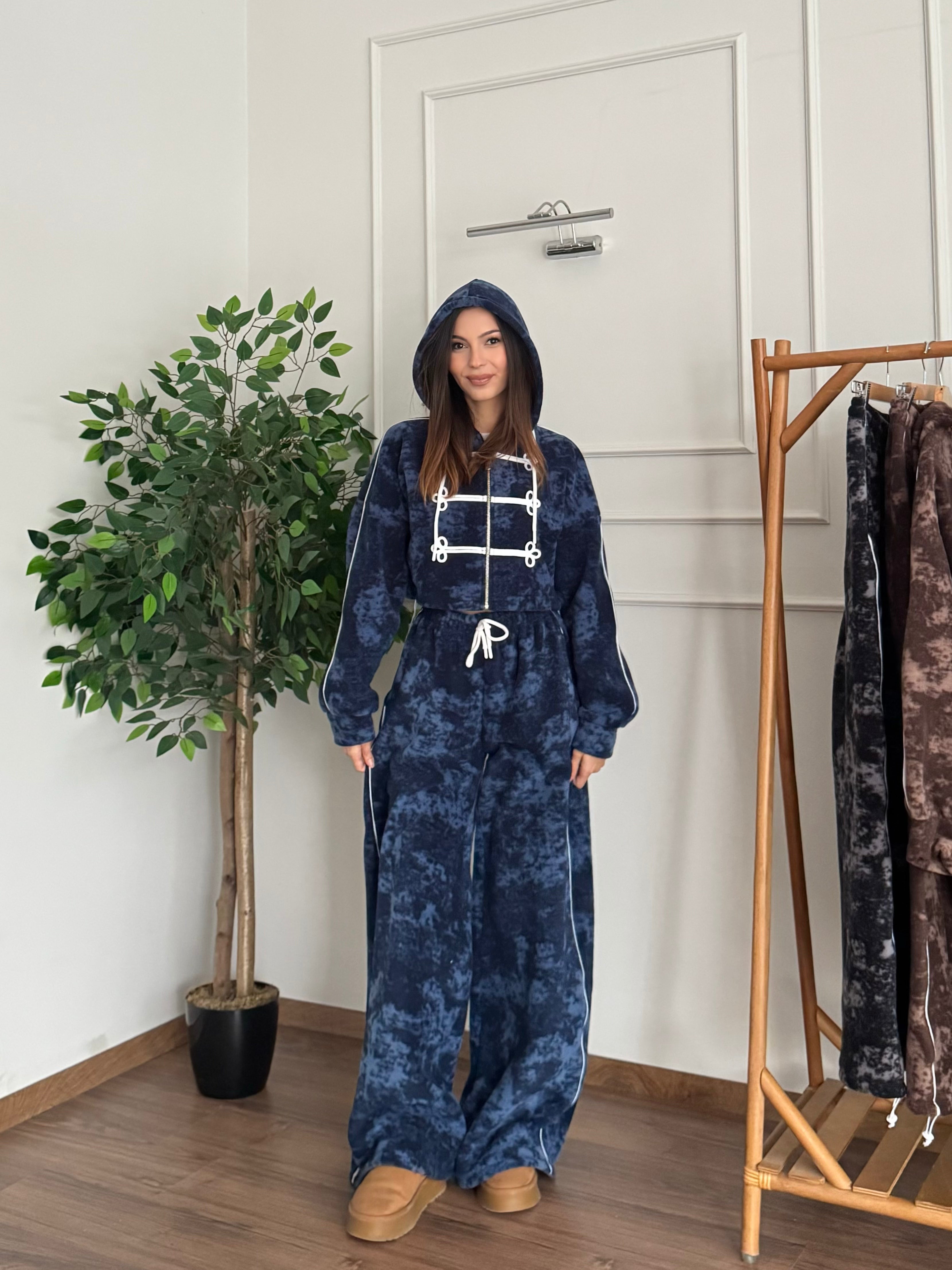 Kira Nakış İşleme Lacivert Batik Takım