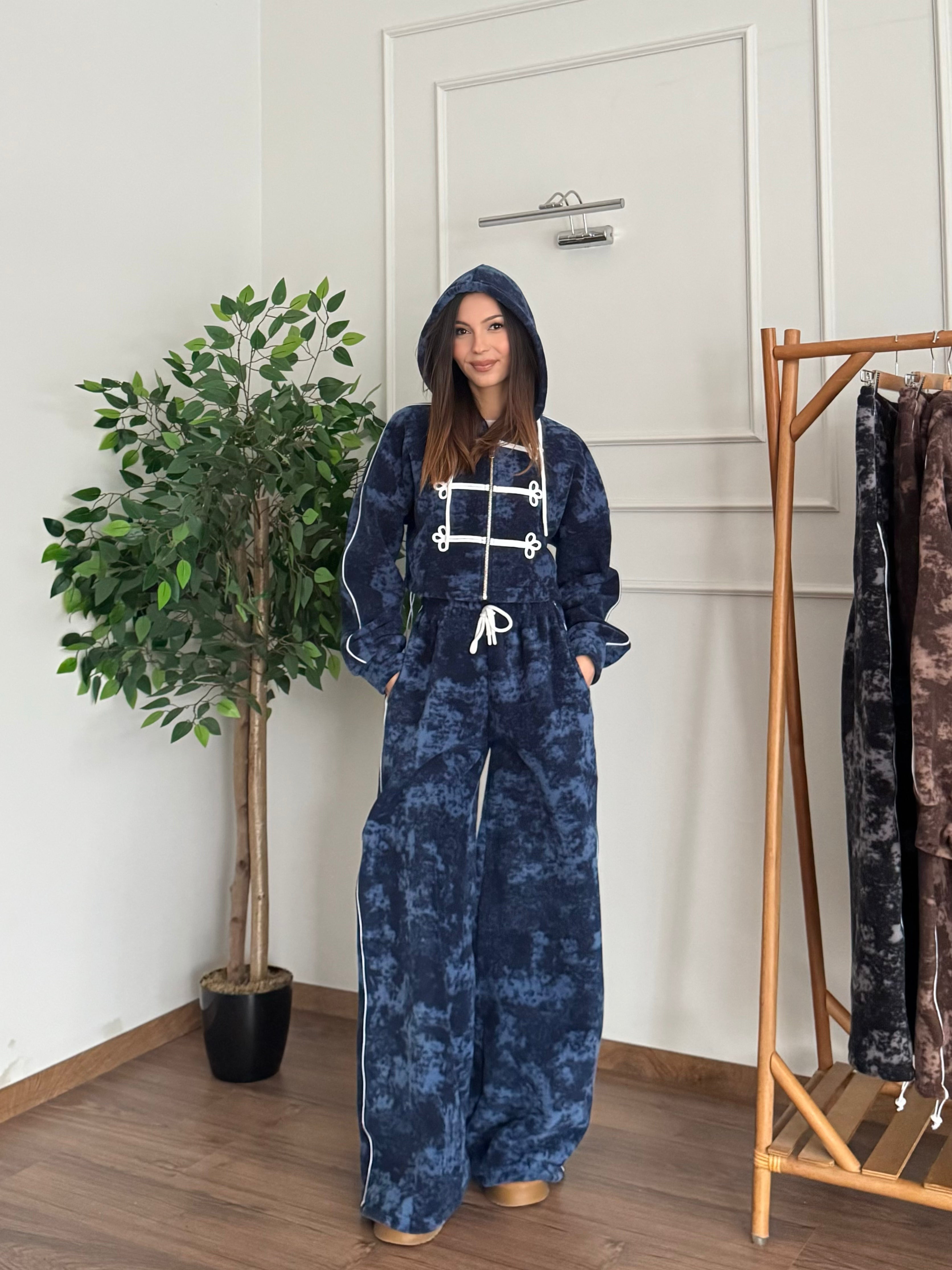 Kira Nakış İşleme Lacivert Batik Takım